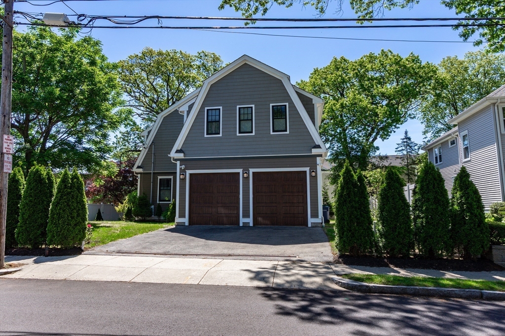 Newton, Massachusetts, 02460, United States, 4 Bedrooms Bedrooms, ,5 BathroomsBathrooms,Residential,For Sale,1830588