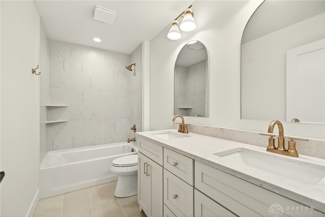 Washington Twp, Ohio, 45458, United States, 5 Bedrooms Bedrooms, ,5 BathroomsBathrooms,Residential,For Sale,1988352