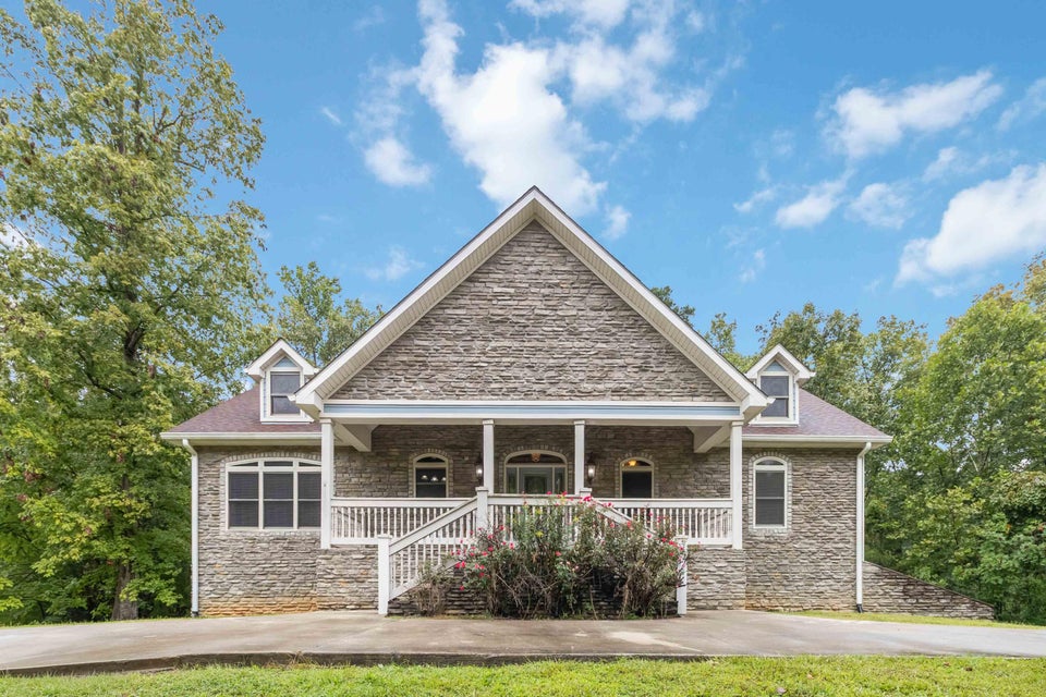 Burnside, Kentucky, 42519, United States, 5 Bedrooms Bedrooms, ,4 BathroomsBathrooms,Residential,For Sale,1978974