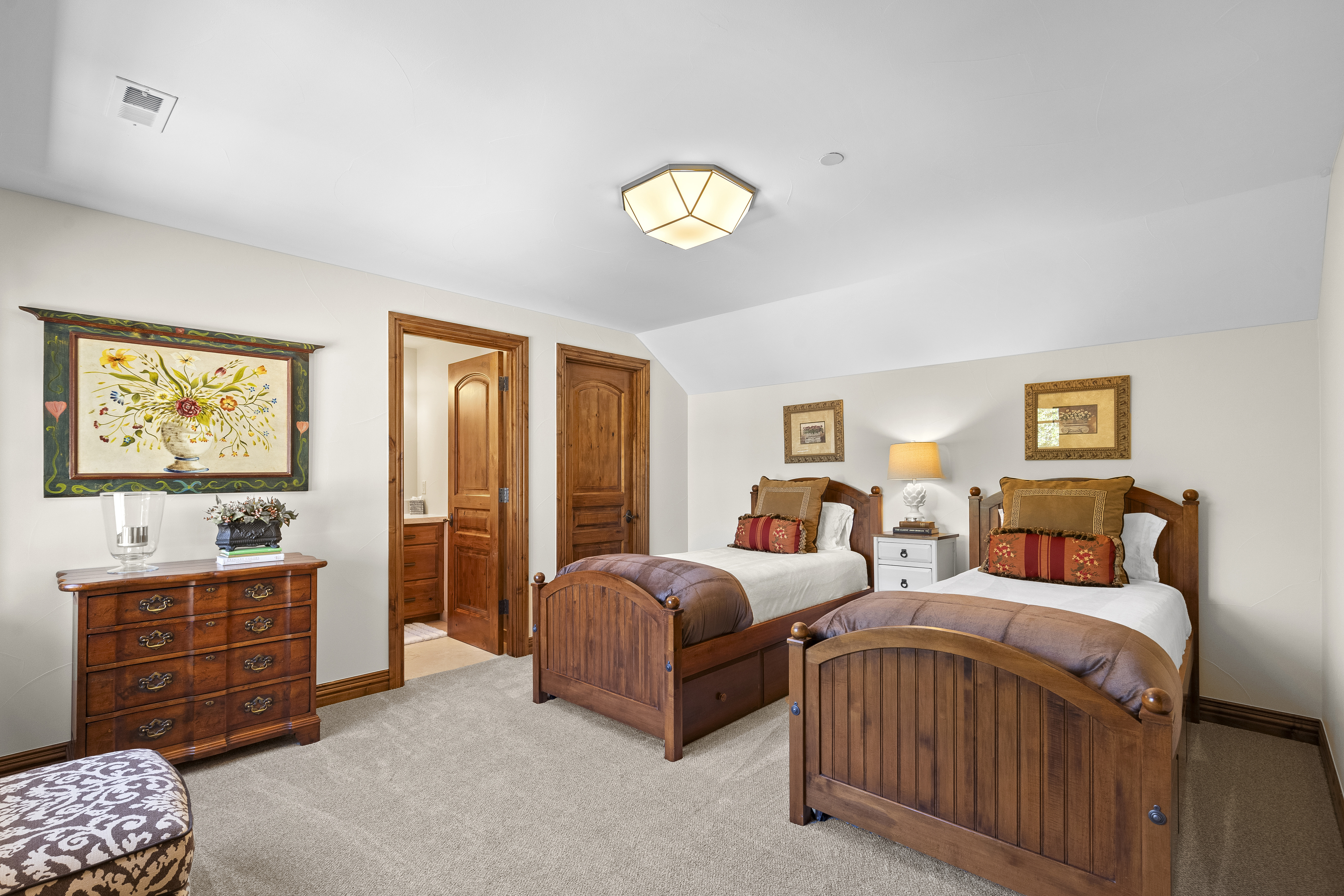  Distinguished 5 Bed  7 Bath Legacy Estate in Castle Pines Village - 物件實景