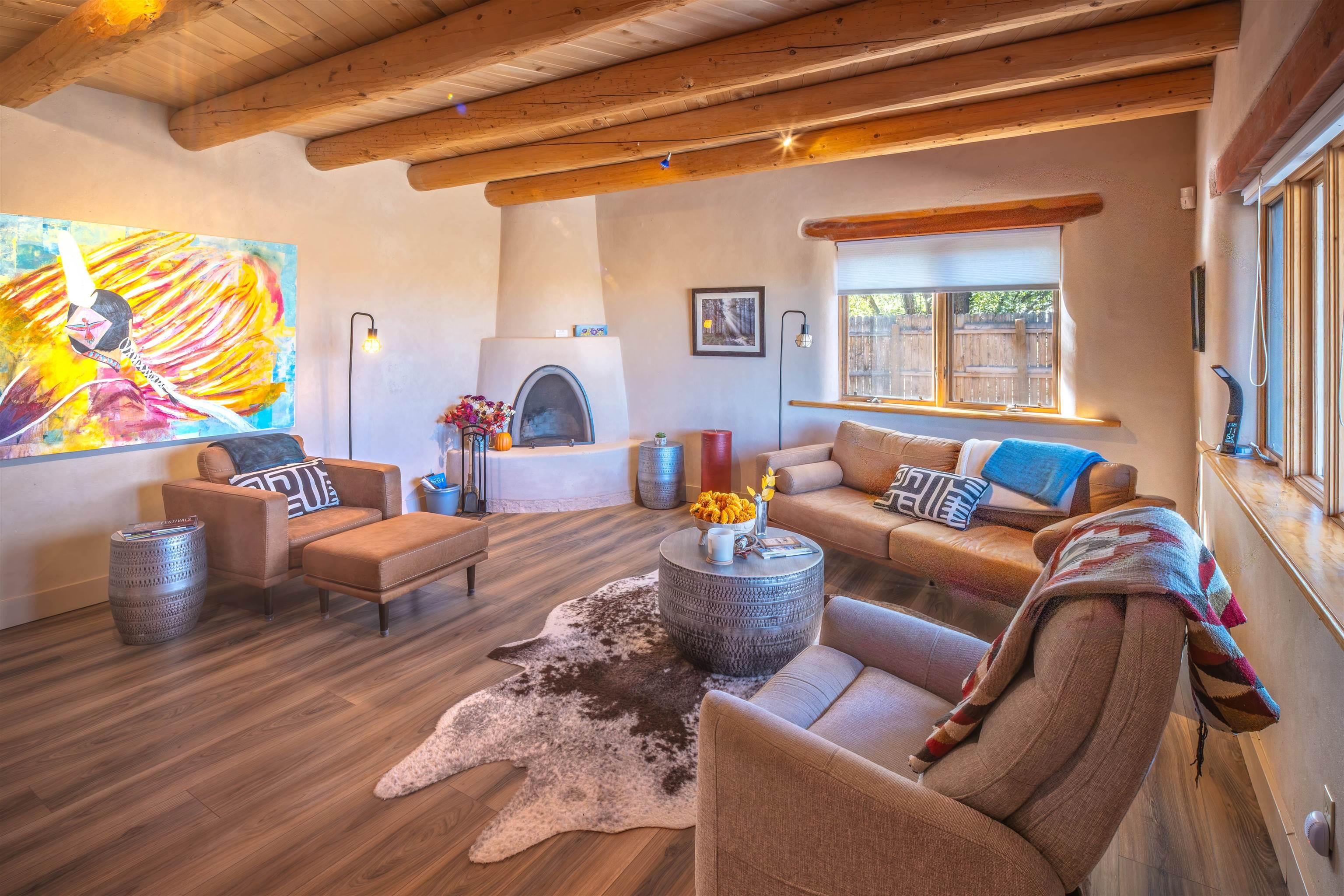Taos, New Mexico, 87571, United States, 2 Bedrooms Bedrooms, ,2 BathroomsBathrooms,Residential,For Sale,1991479