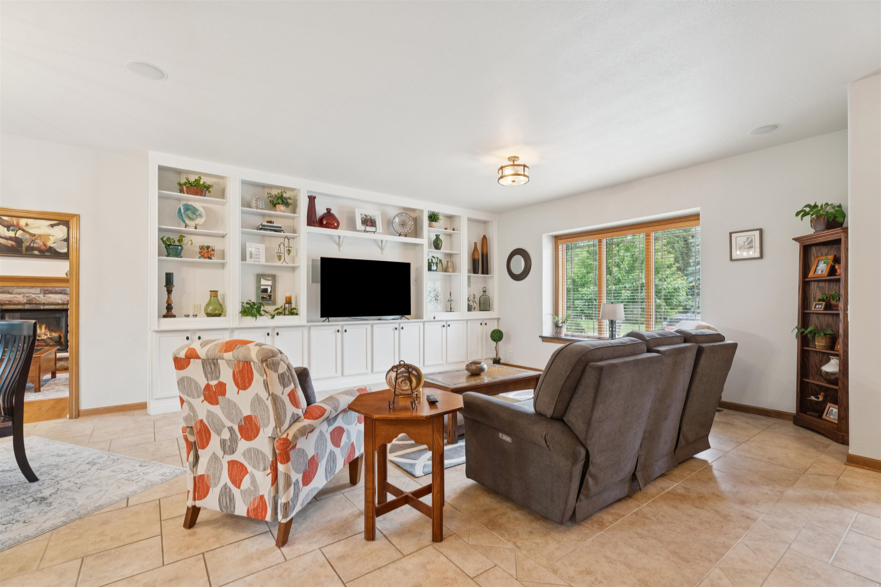 NEENAH, Wisconsin, 54956, United States, 3 Bedrooms Bedrooms, ,2 BathroomsBathrooms,Residential,For Sale,1913087