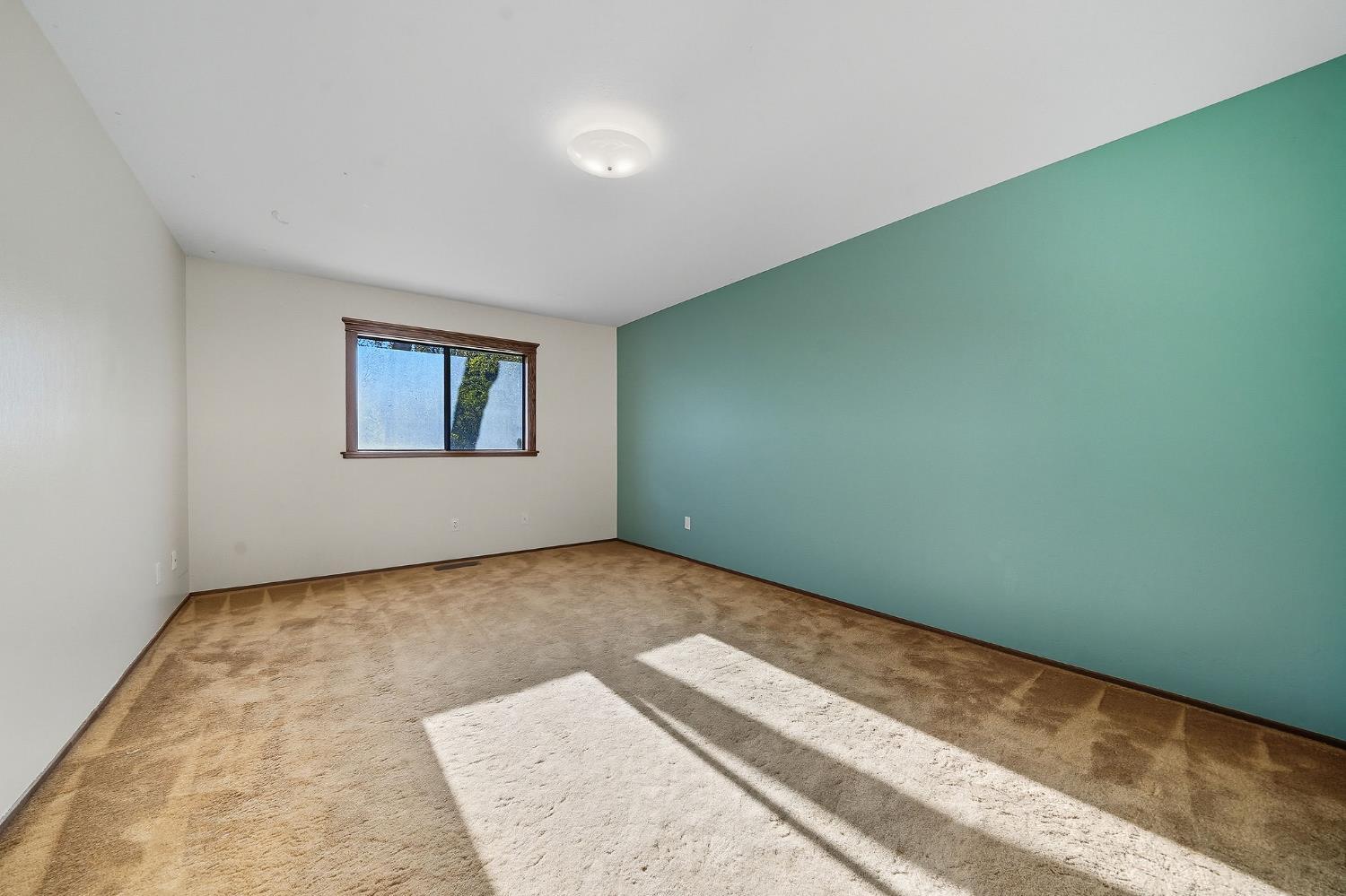 Pine Grove, California, 95665, United States, 3 Bedrooms Bedrooms, ,4 BathroomsBathrooms,Residential,For Sale,1975649