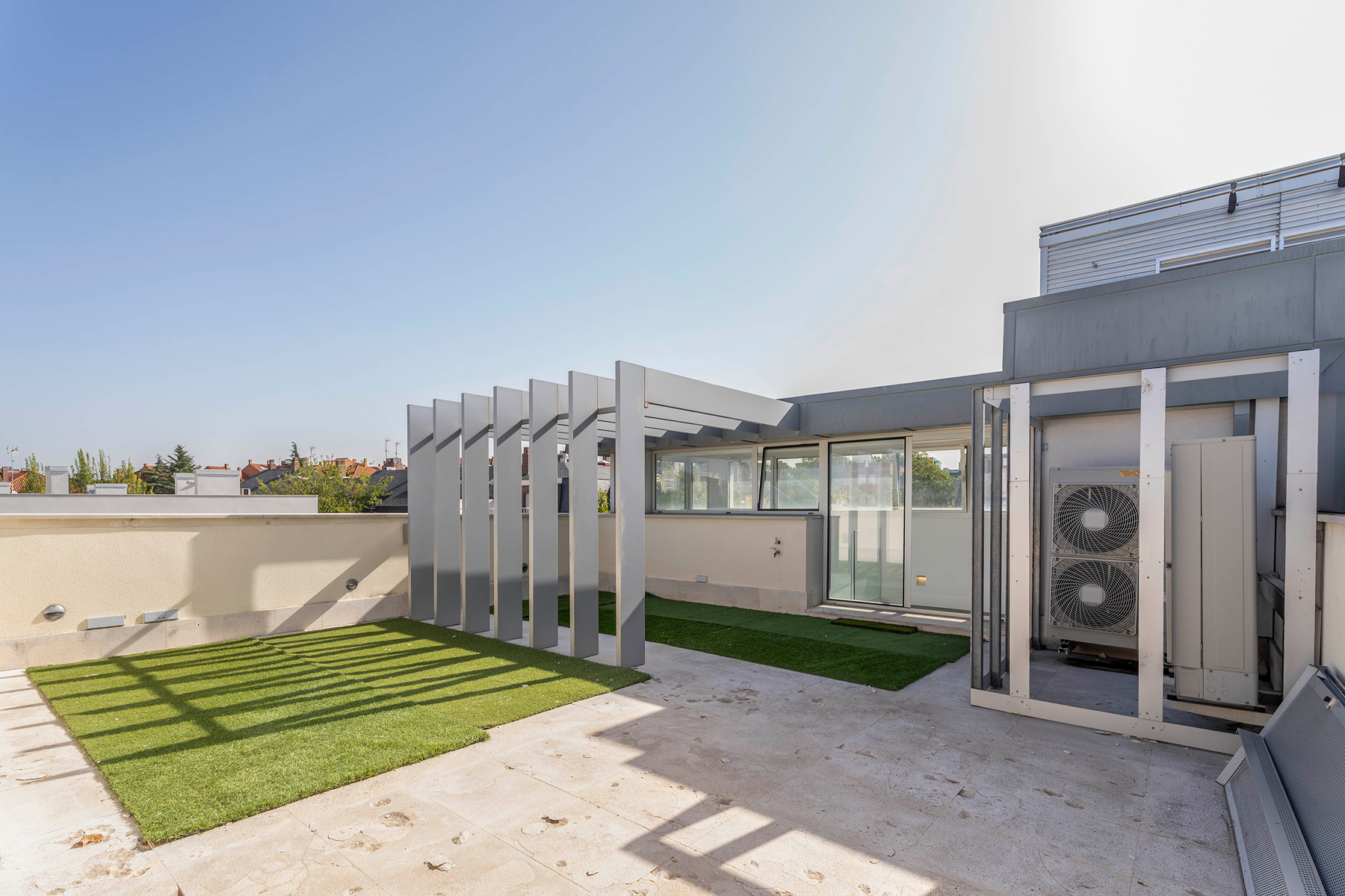  Modern Townhouse in Hortaleza, Madrid with Pool and Garden - 物件實景