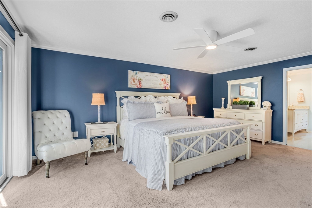 Franklin, Massachusetts, 02038, United States, 2 Bedrooms Bedrooms, ,Residential,For Sale,1984622