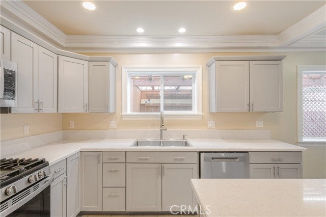 Lake Elsinore, California, 92530, United States, 4 Bedrooms Bedrooms, ,5 BathroomsBathrooms,Residential,For Sale,2008586