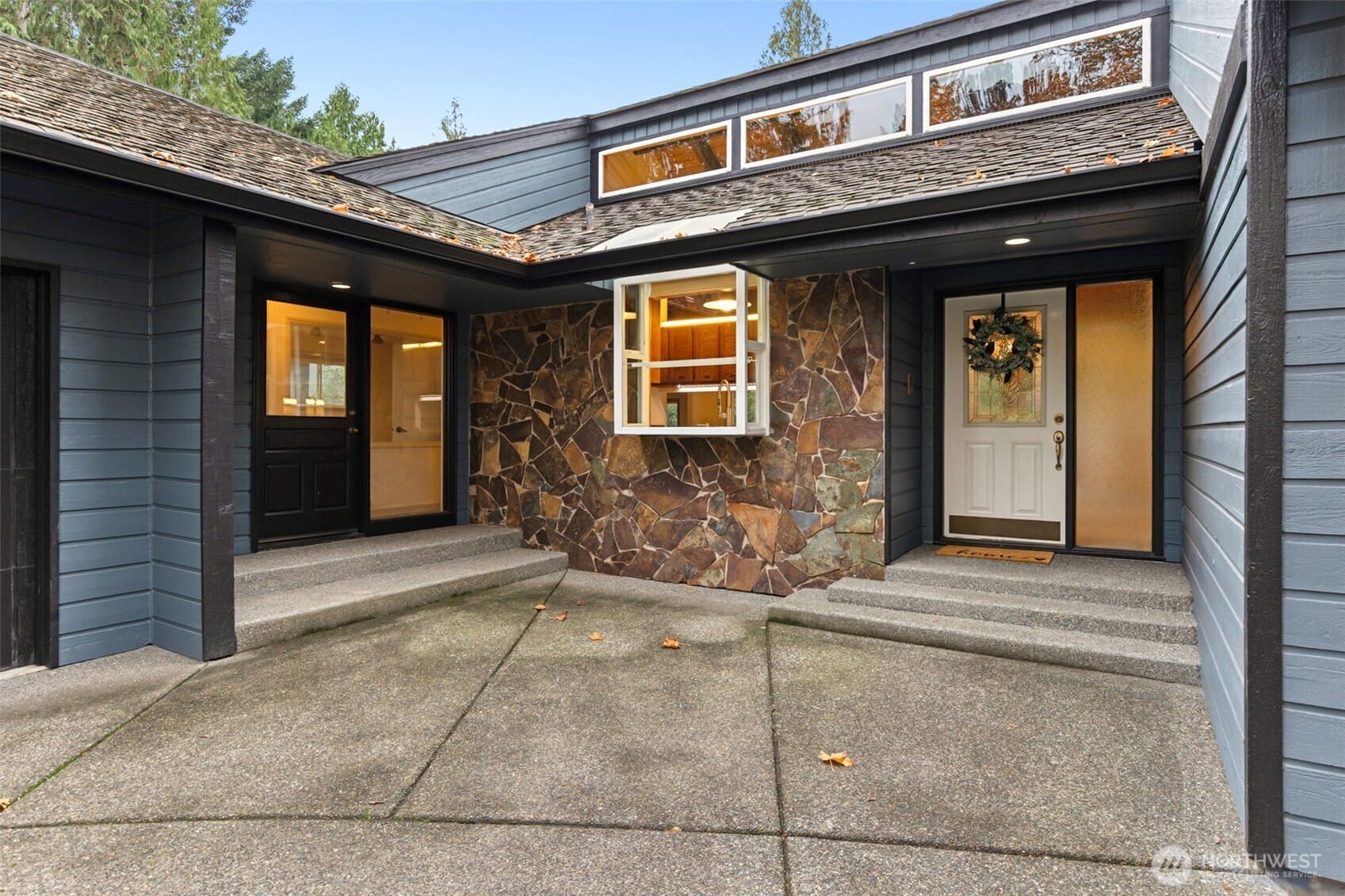 Olympia, Washington, 98502, United States, 4 Bedrooms Bedrooms, ,2 BathroomsBathrooms,Residential,For Sale,1988931