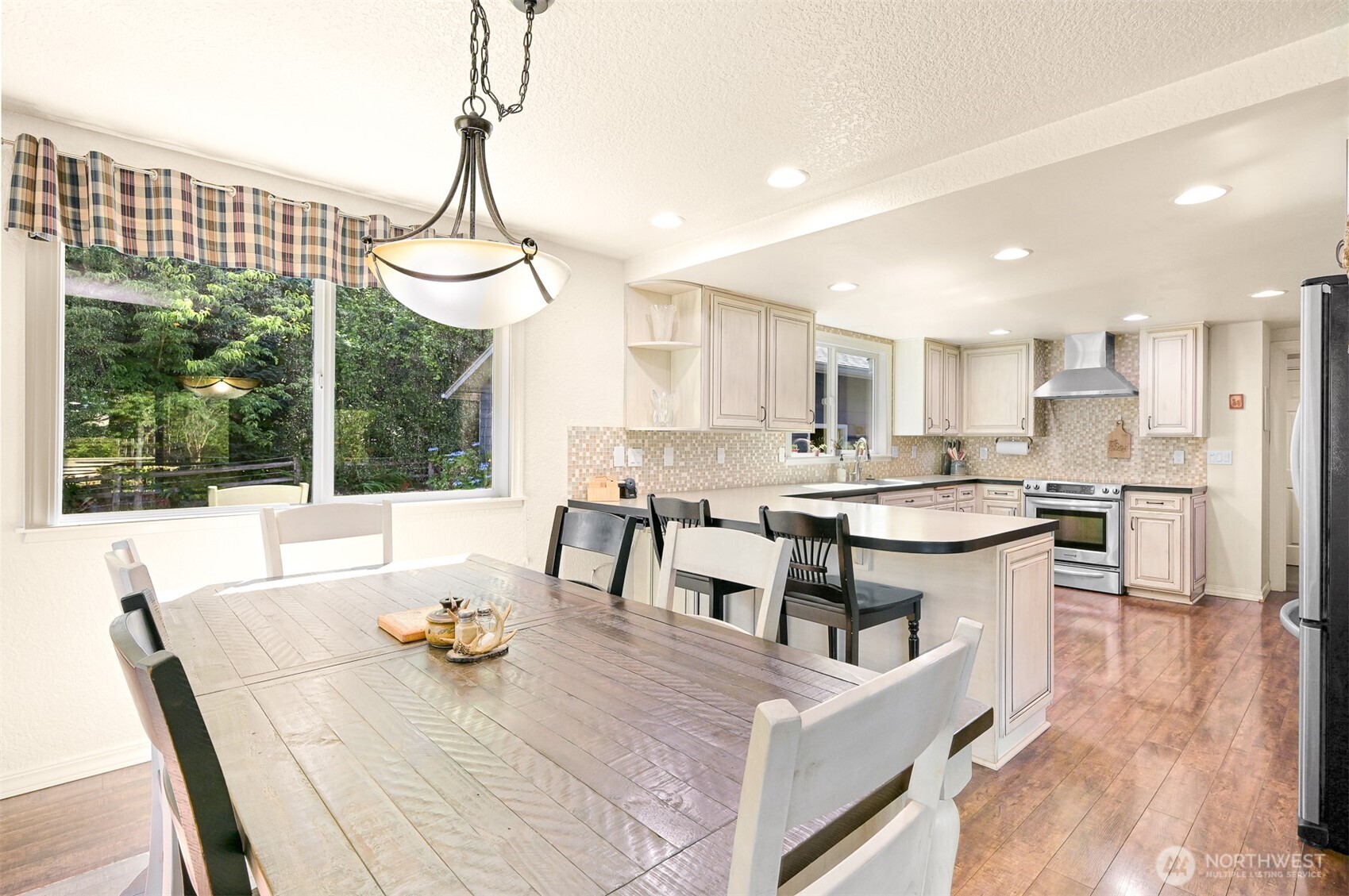 Ferndale, Washington, 98248, United States, 4 Bedrooms Bedrooms, ,3 BathroomsBathrooms,Residential,For Sale,1901183