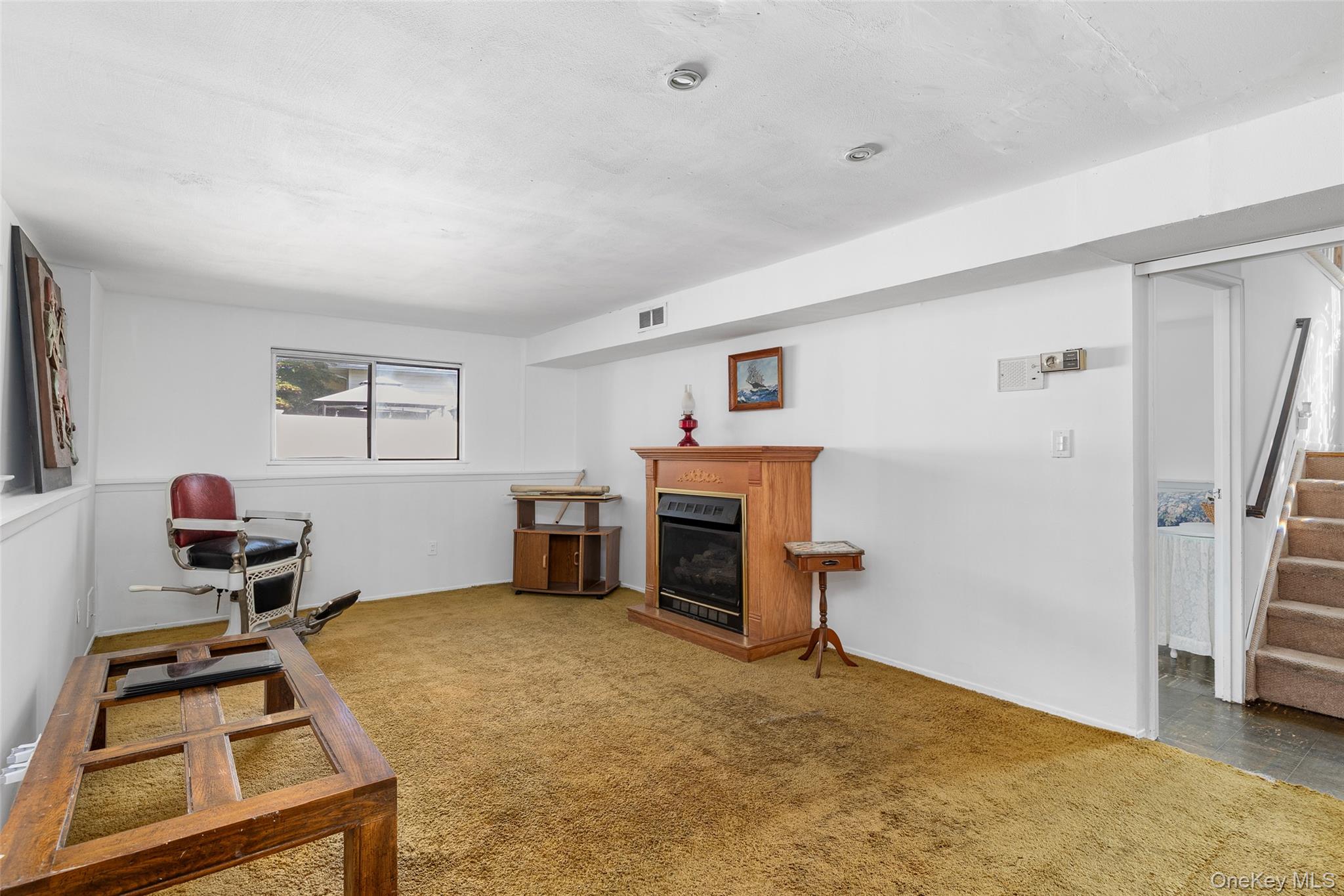Deer Park, New York, 11729, United States, 5 Bedrooms Bedrooms, ,3 BathroomsBathrooms,Residential,For Sale,1938283