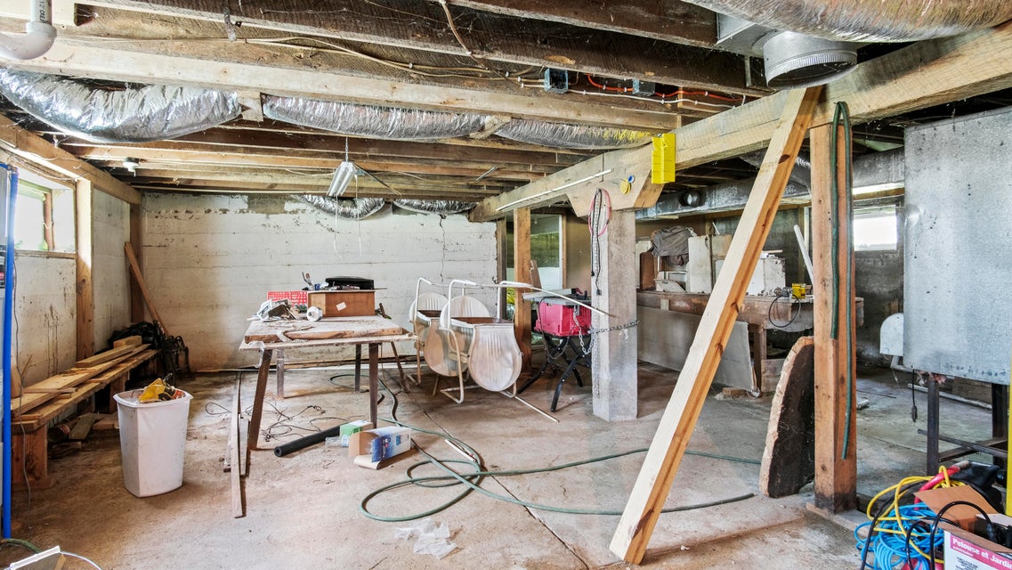 Peace Valley, Missouri, 65788, United States, 5 Bedrooms Bedrooms, ,1 BathroomBathrooms,Residential,For Sale,1980940