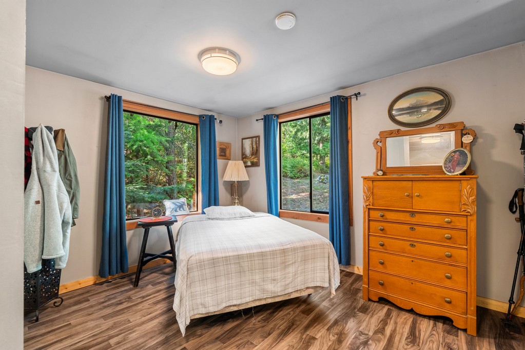 Bonners Ferry, Idaho, 83805, United States, 3 Bedrooms Bedrooms, ,4 BathroomsBathrooms,Residential,For Sale,1984473