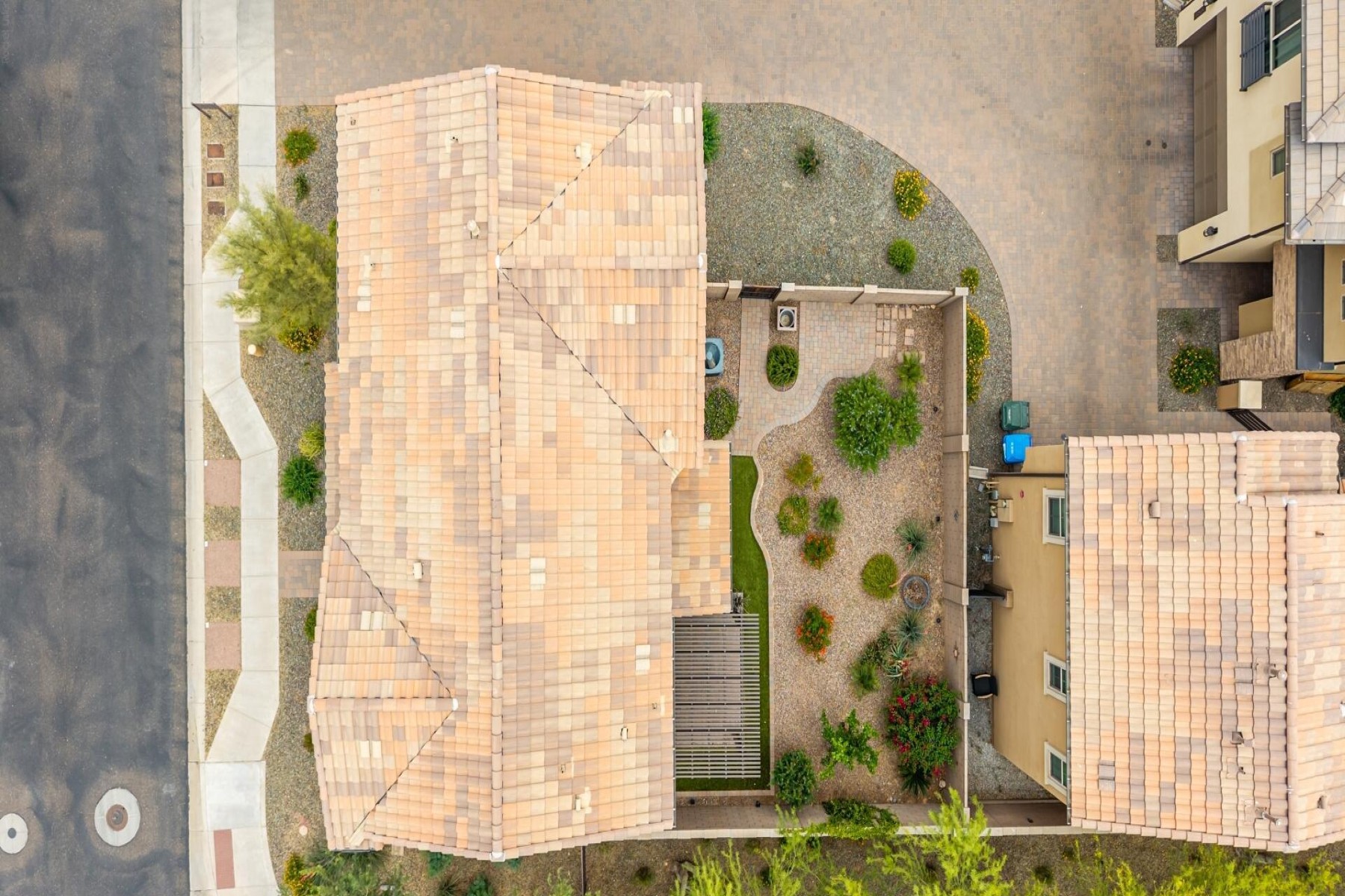  2369 W Gloria Lane  Phoenix, AZ - 物件實景