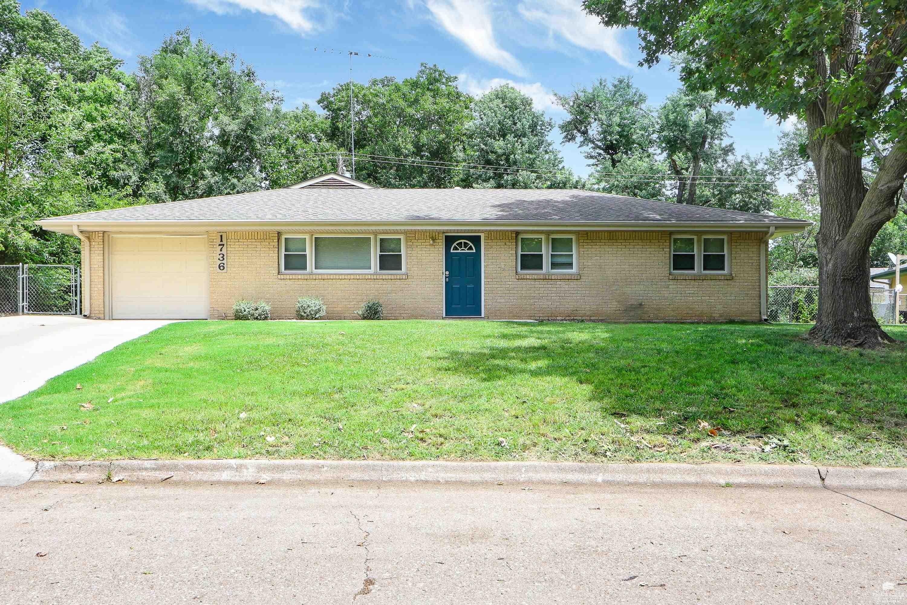 Winne Dr, Manhattan, KS 66502
