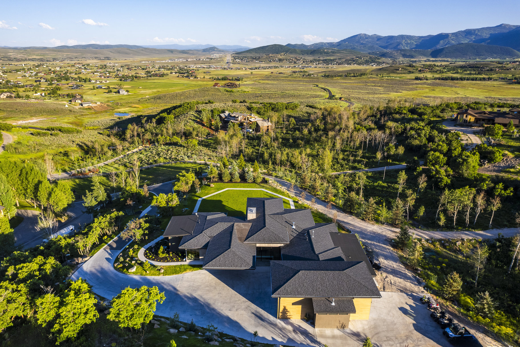  A RARE MODERN MOUNTAIN ESTATE WITH AN EXTRAORDINARY EQUESTRIAN FACILITY - 物件實景