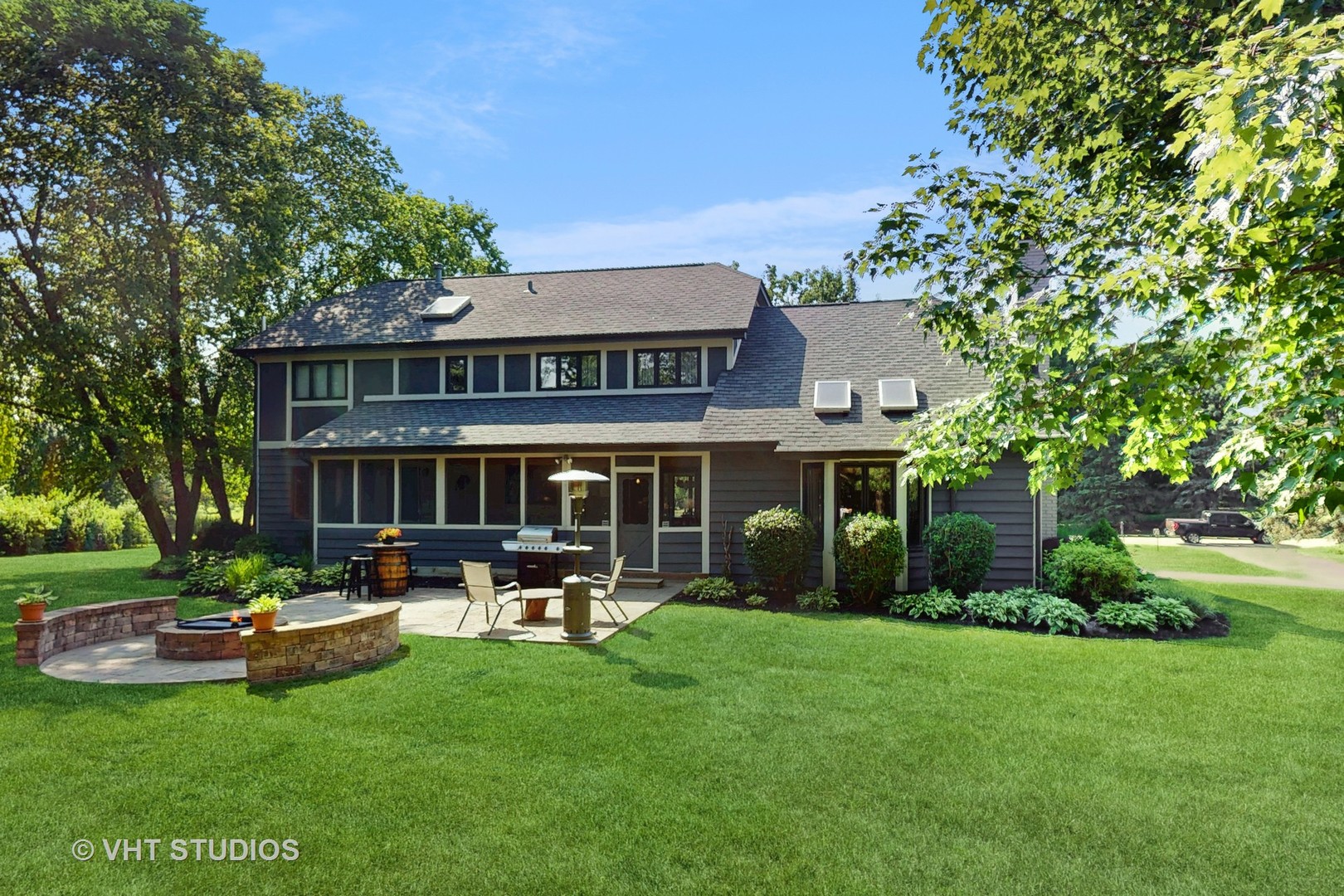 St. Charles, Illinois, 60175, United States, 4 Bedrooms Bedrooms, ,3 BathroomsBathrooms,Residential,For Sale,1889626