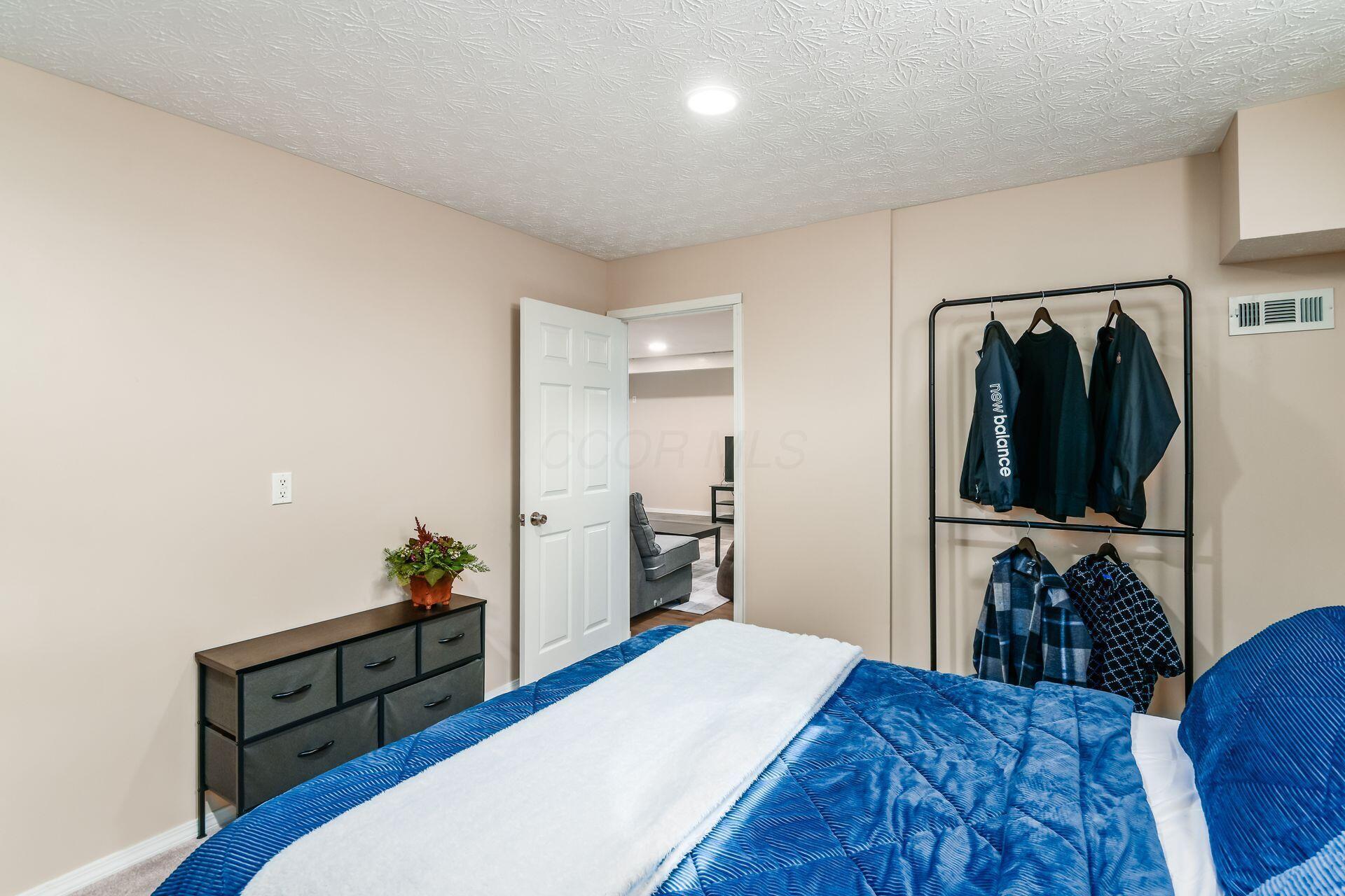 Hilliard, Ohio, 43026, United States, 4 Bedrooms Bedrooms, ,4 BathroomsBathrooms,Residential,For Sale,1965568