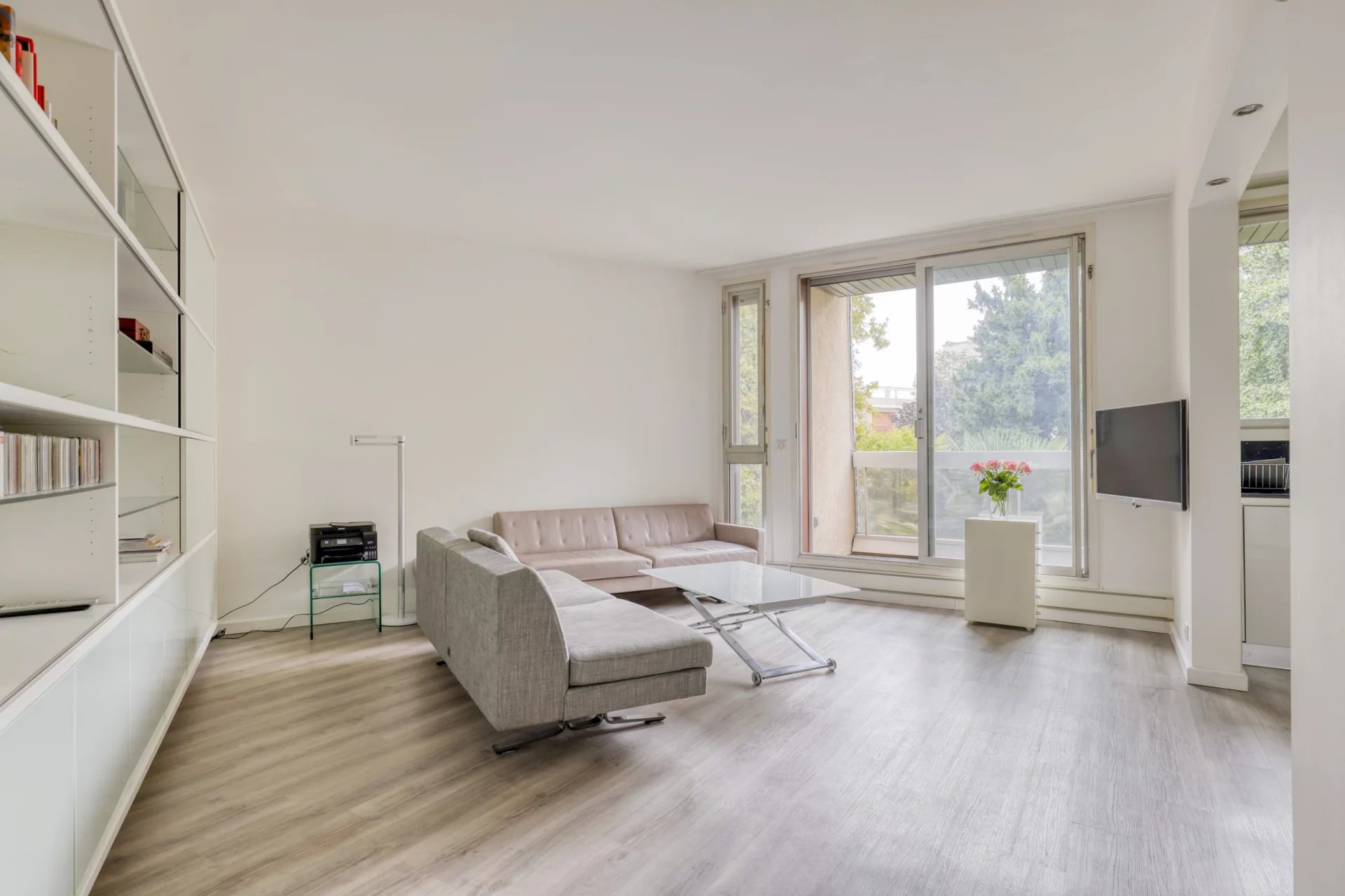 Boulogne-Billancourt, Île-de-France, 92100, FR, 1 Bedroom Bedrooms, ,2 BathroomsBathrooms,Residential,For Sale,1634819