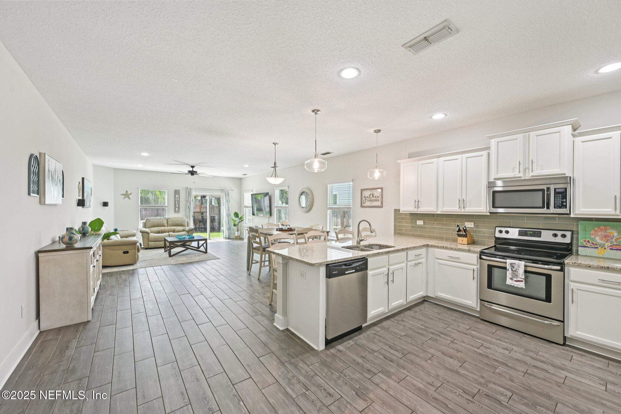 Jacksonville Beach, Florida, 32250, United States, 4 Bedrooms Bedrooms, ,3 BathroomsBathrooms,Residential,For Sale,1939457