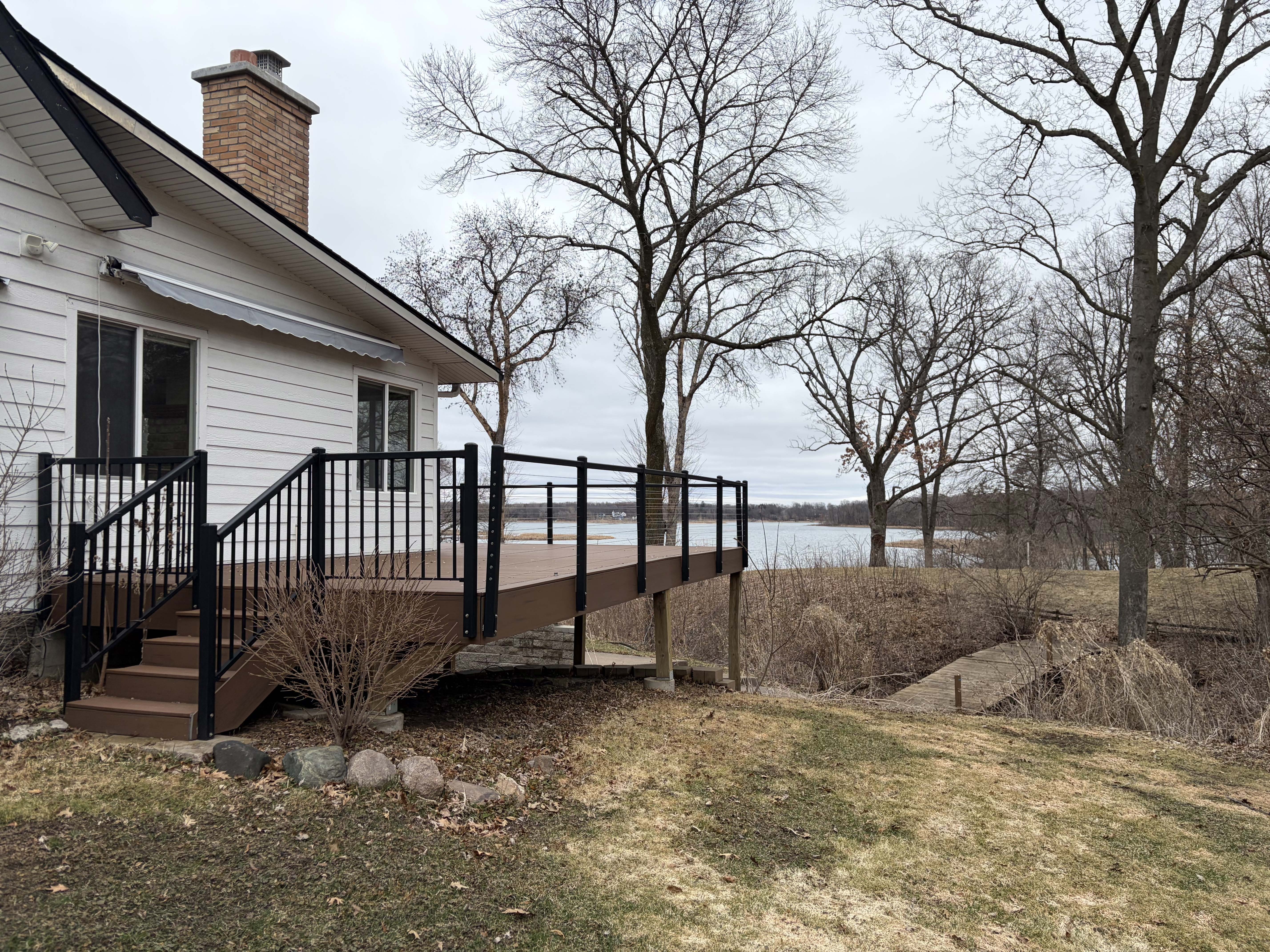  Serene Lake Home with Expansive Acreage - 物件實景