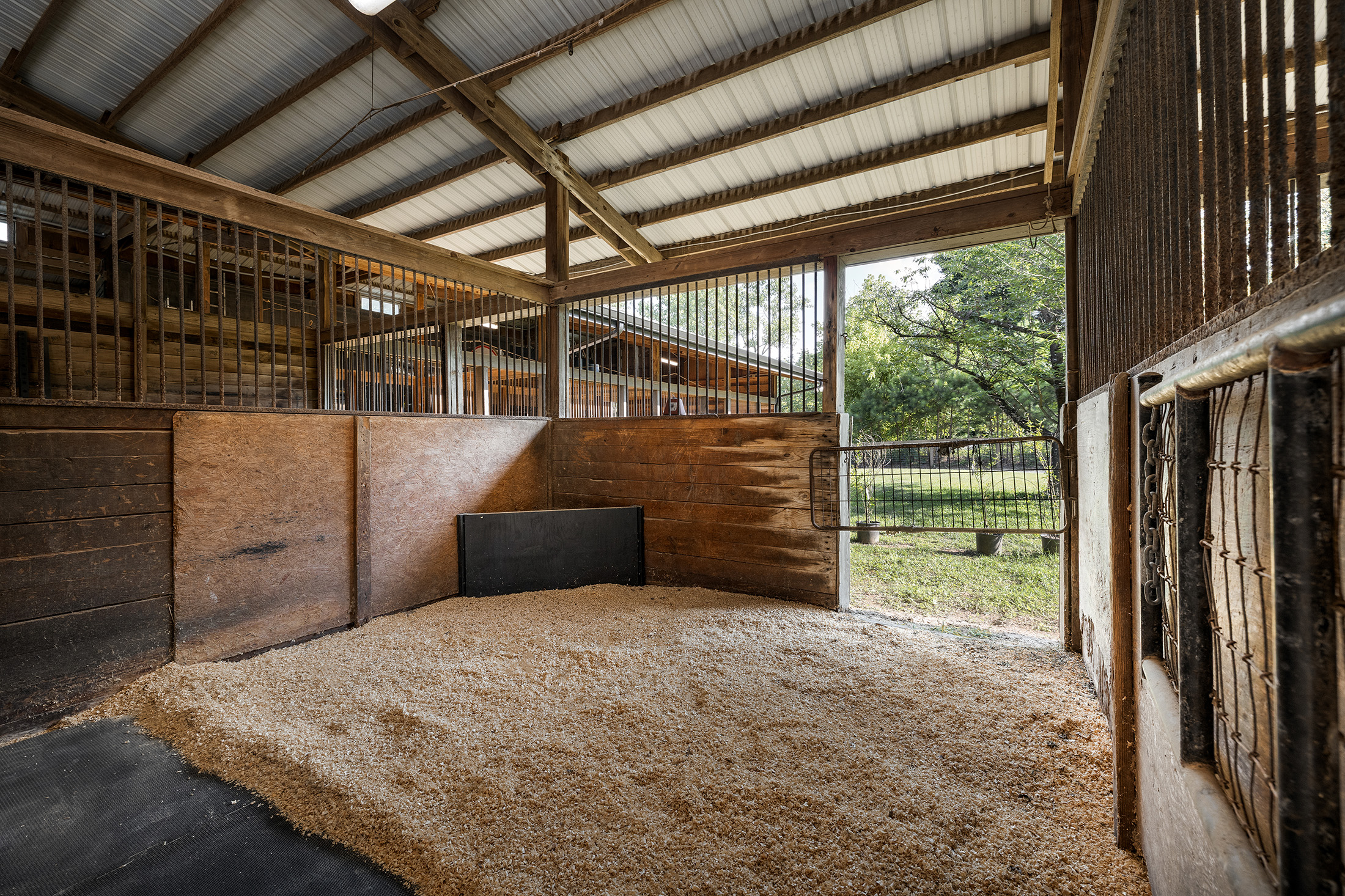  Rare Equestrian Facility with Prestigious Address - 物件實景
