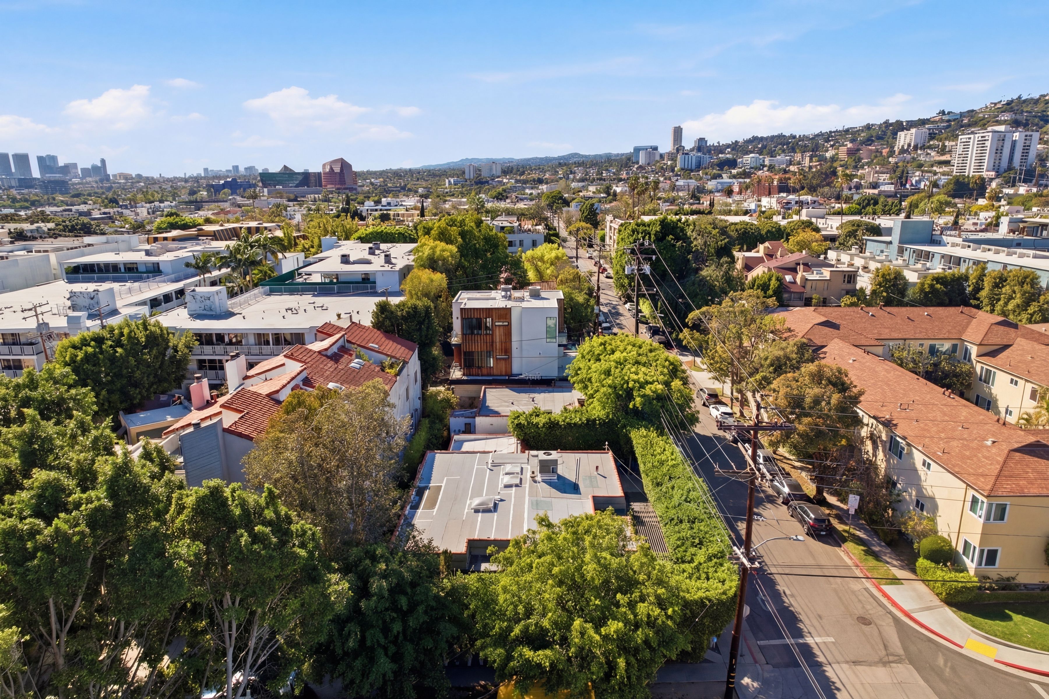  853-855 North Sweetzer Avenue - 物件實景