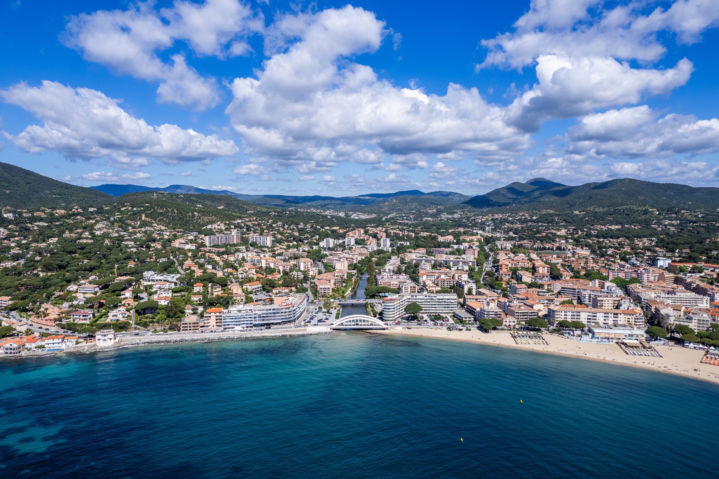 Apartment for sale in Sainte-Maxime with Gulf of Saint-Tropez view and garden - 物件實景
