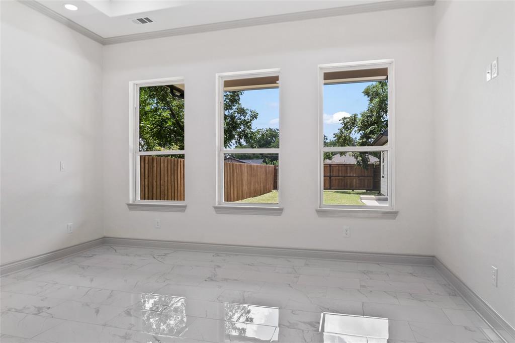 Dallas, Texas, 75212, United States, 4 Bedrooms Bedrooms, ,3 BathroomsBathrooms,Residential,For Sale,1930273