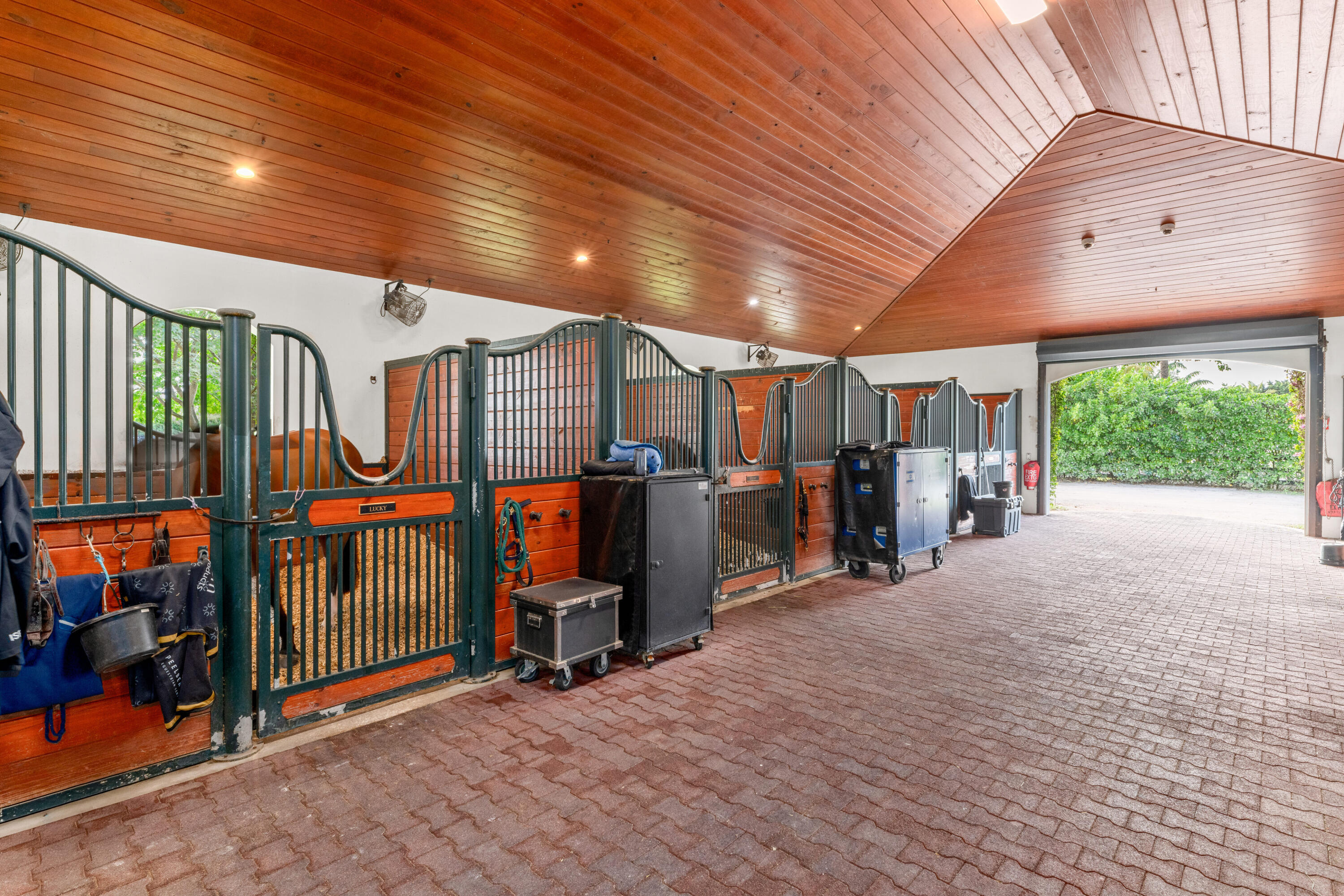  14739 & 49 Jumper Road - 物件實景