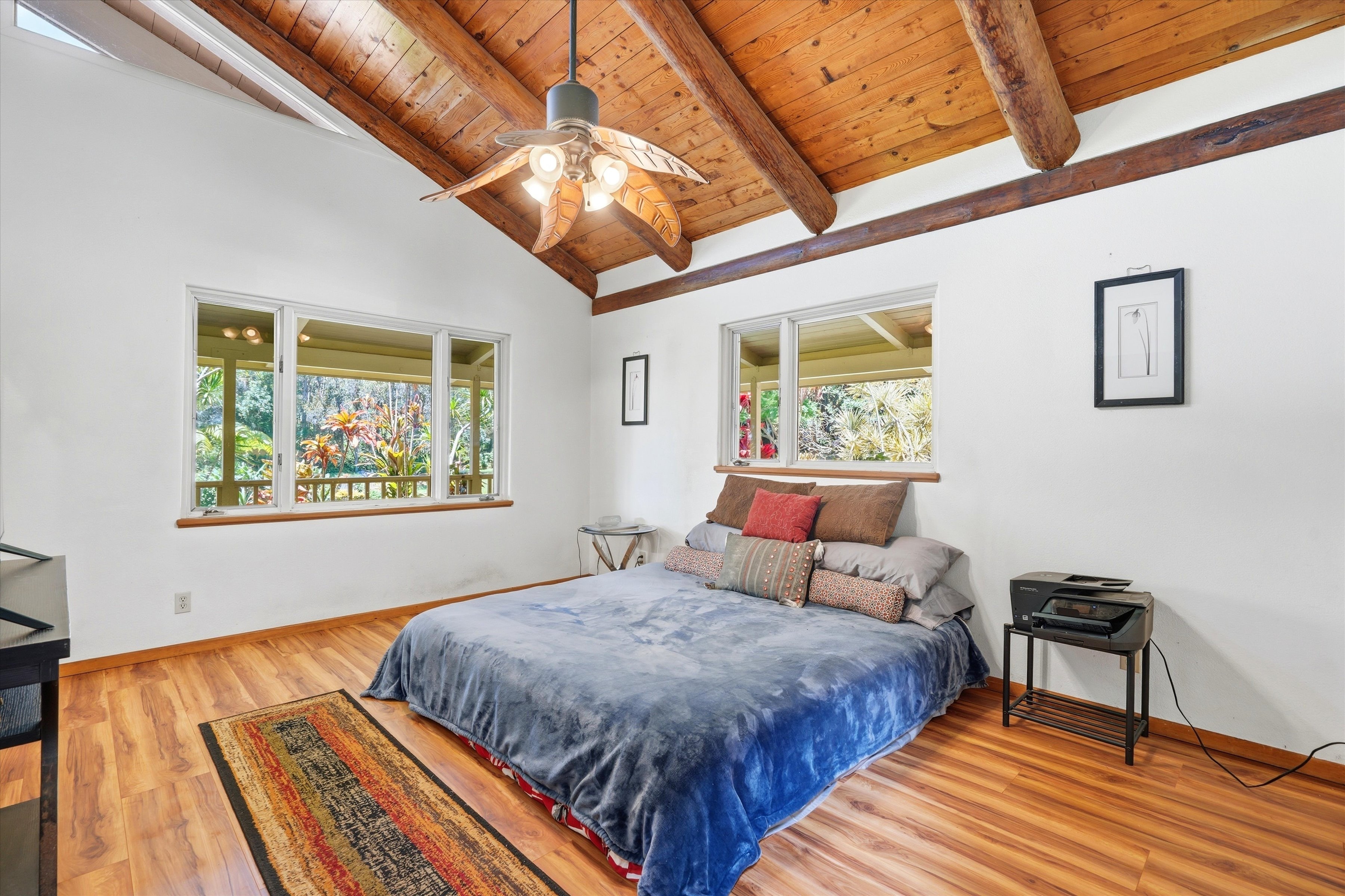  Single-level home on 2.5 fully fenced and gated acres - 物件實景