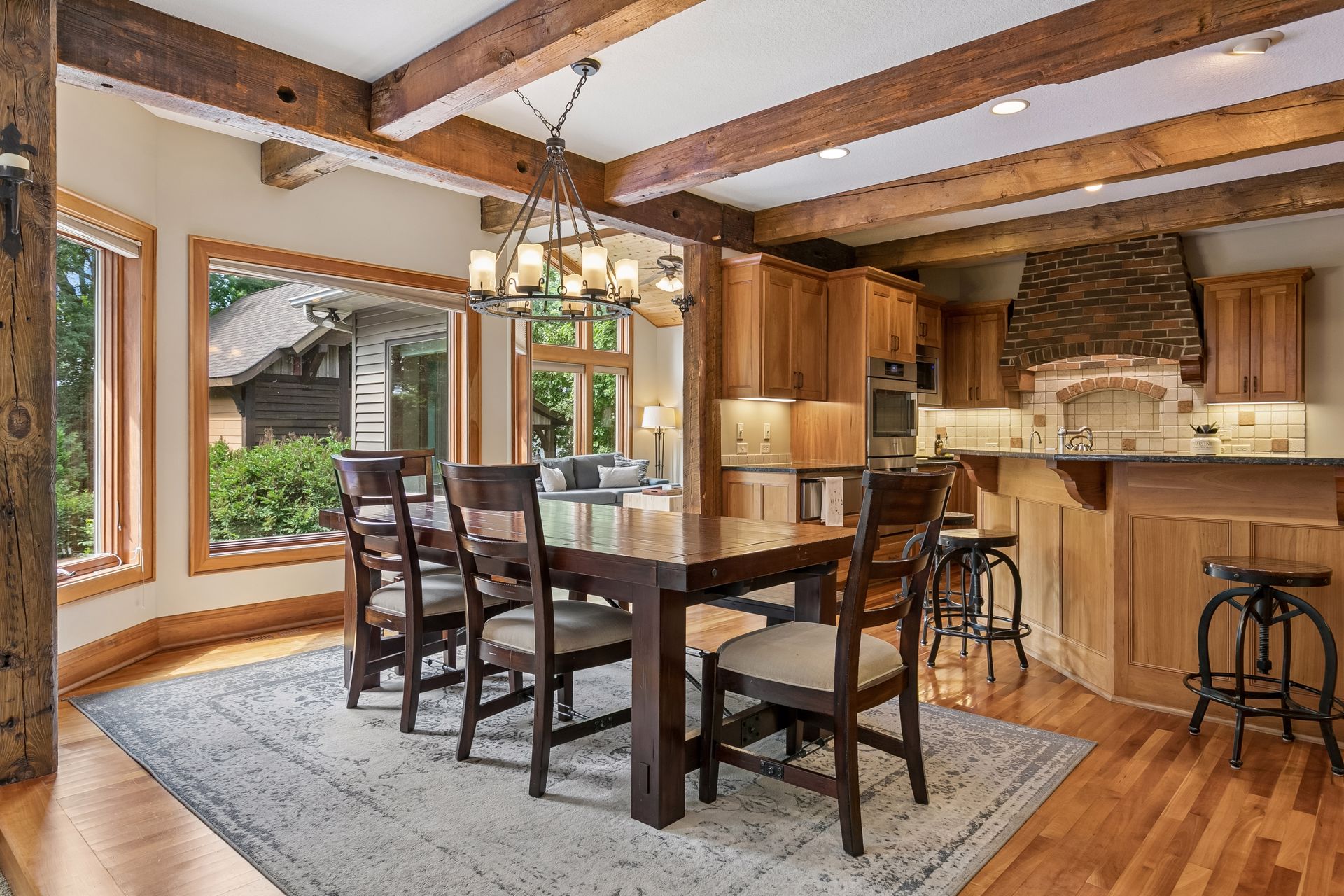  One-of-a-kind wooded retreat in Lakeville - 物件實景