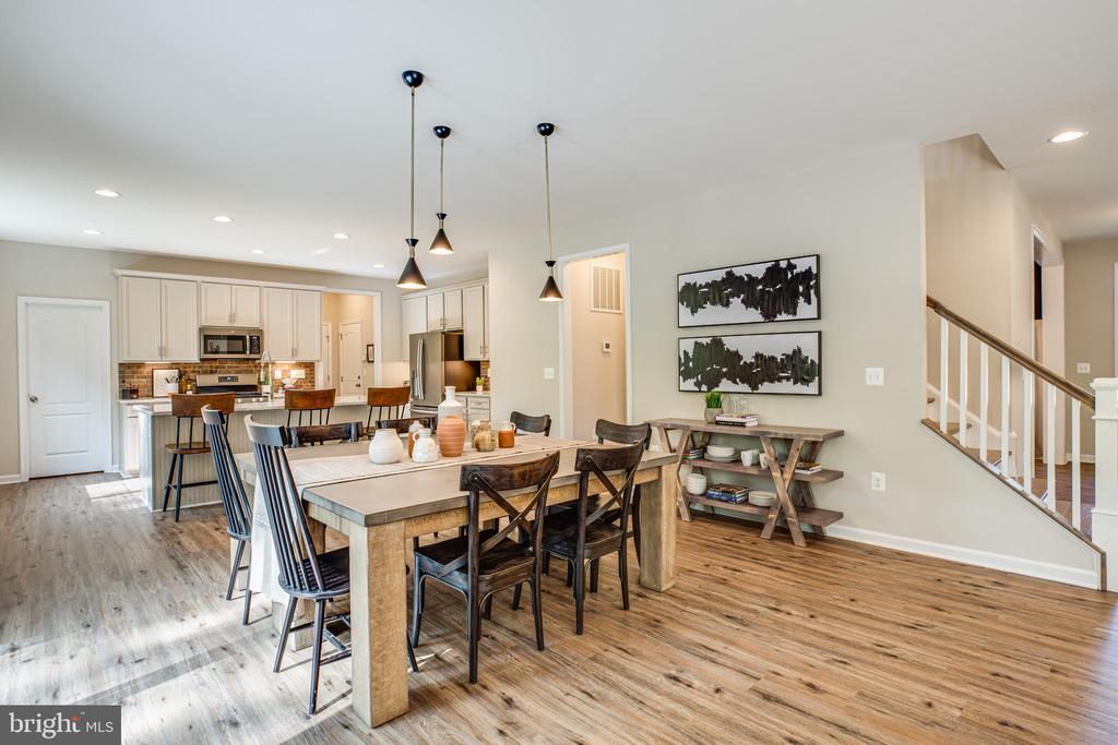 Spotsylvania, Virginia, 22551, United States, 6 Bedrooms Bedrooms, ,4 BathroomsBathrooms,Residential,For Sale,1916890