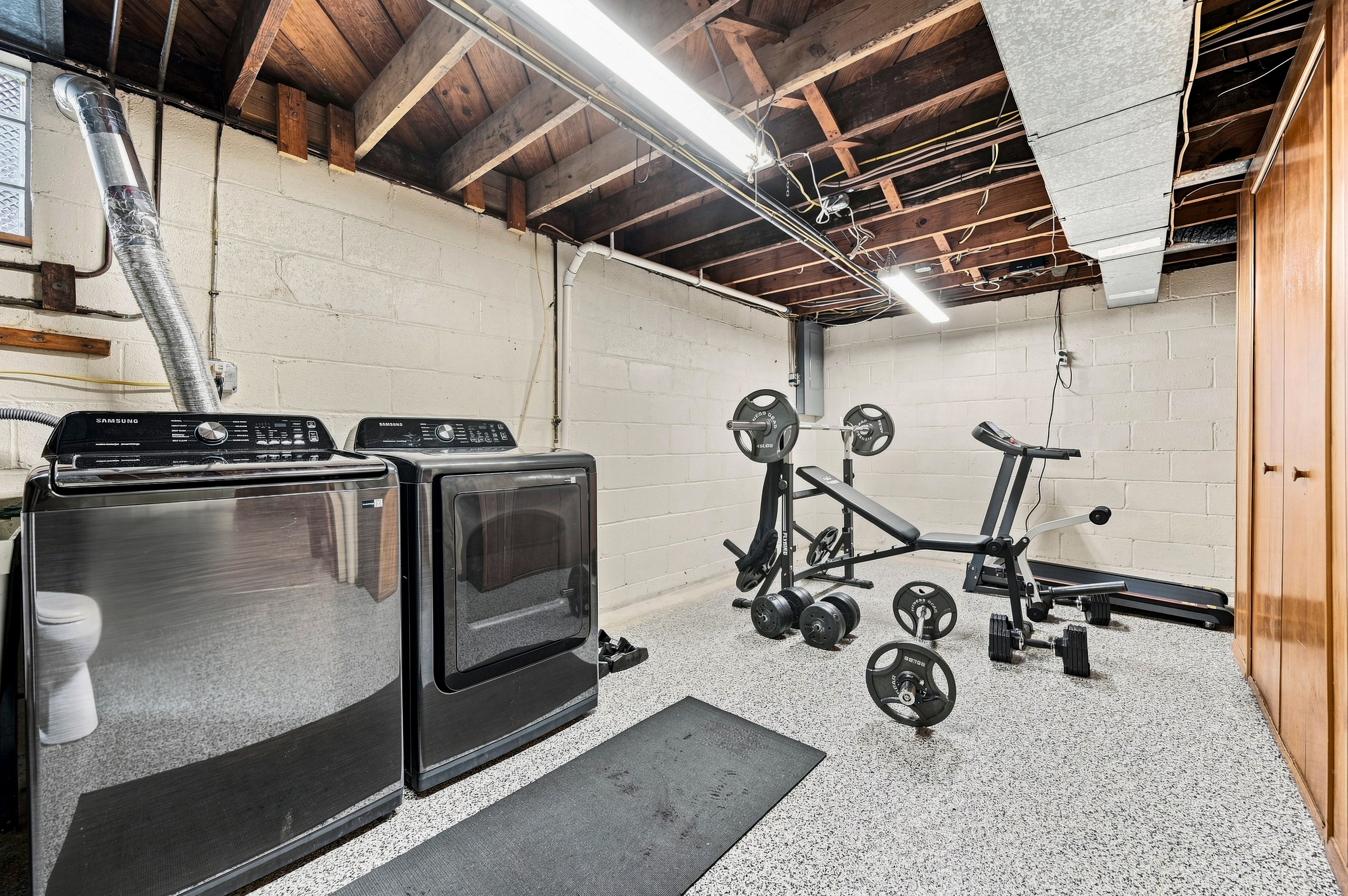  501 Sunnyland Avenue, Pittsburgh, PA 15227 - 物件實景