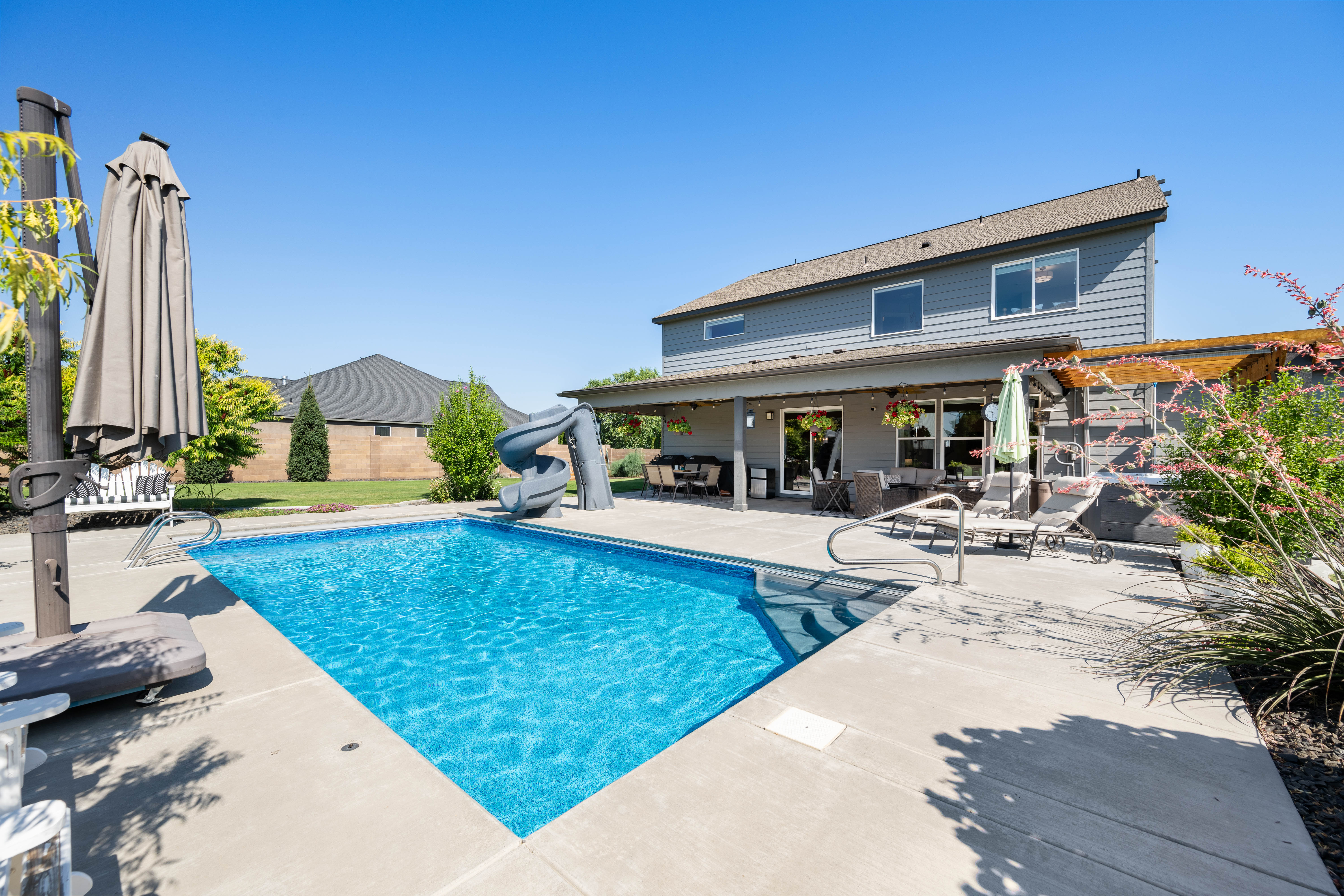  Pool, Double Primary suites, RV Parking - 物件實景