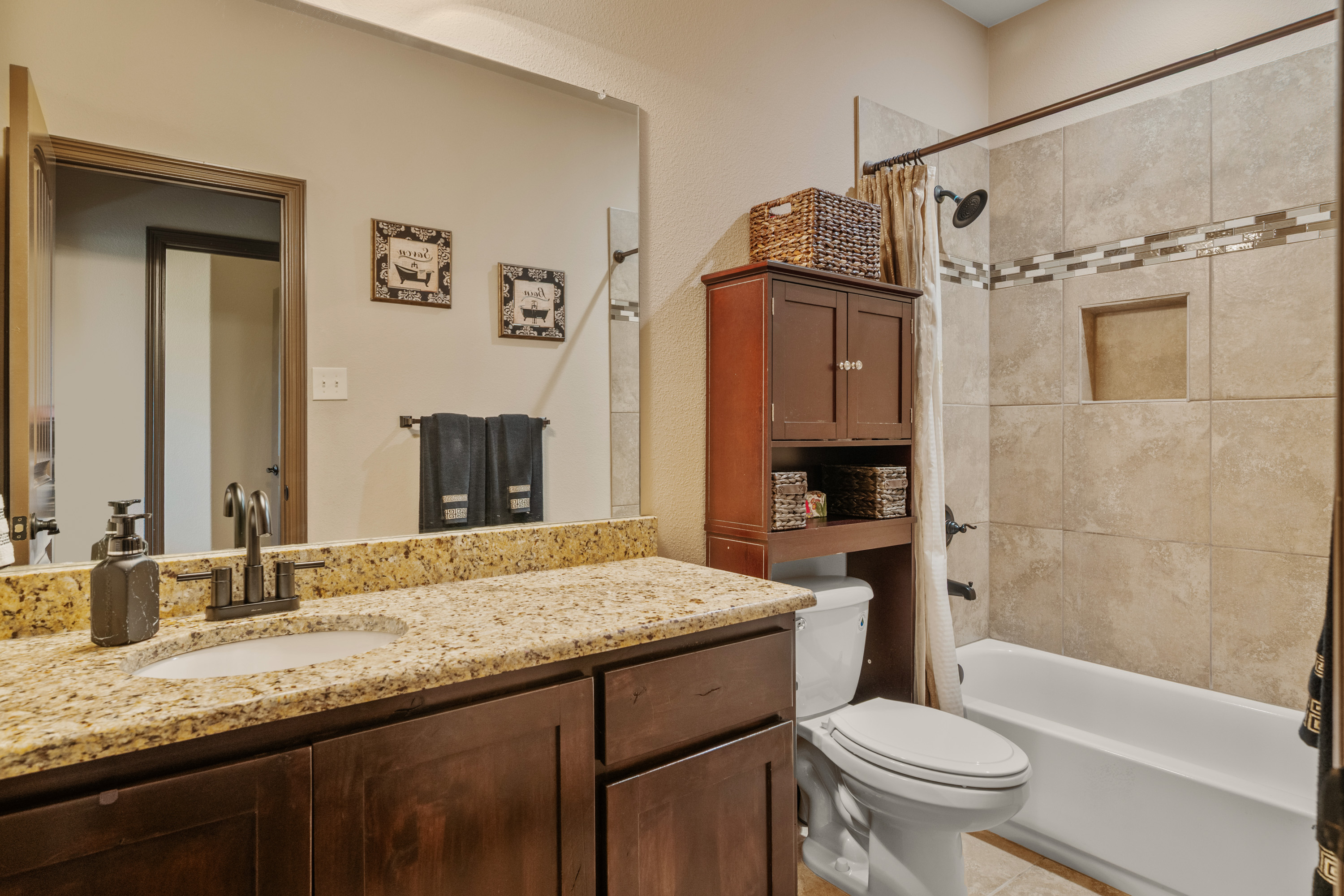 Caddo Mills, Texas, 75135, United States, 4 Bedrooms Bedrooms, ,2 BathroomsBathrooms,Residential,For Sale,1943912