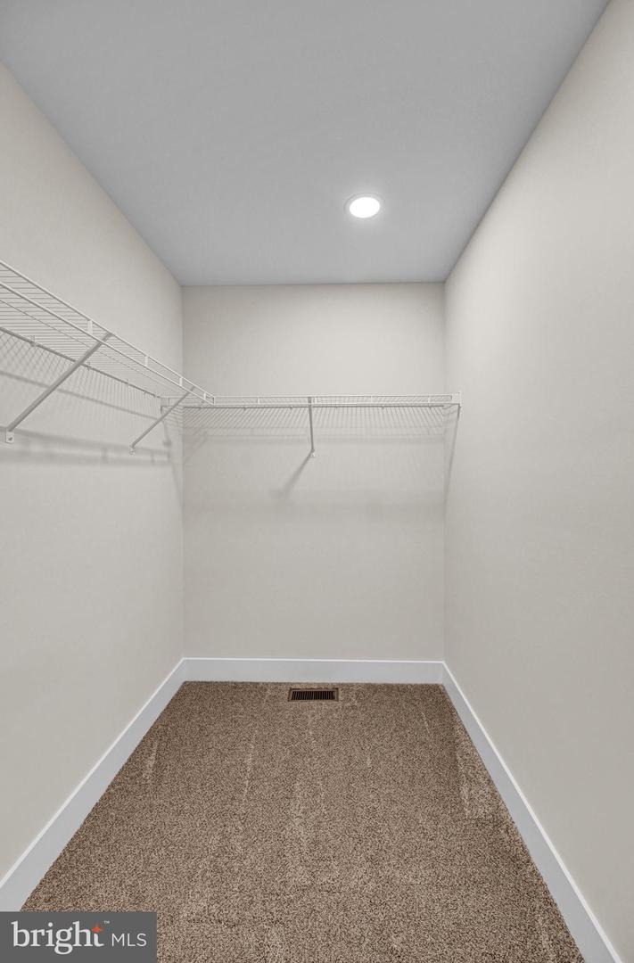 705 Oxford Drive Unit 39, York, Pennsylvania, 17406, United States, 4 Bedrooms Bedrooms, ,5 BathroomsBathrooms,Residential,For Sale,705 Oxford Drive Unit 39,1628330