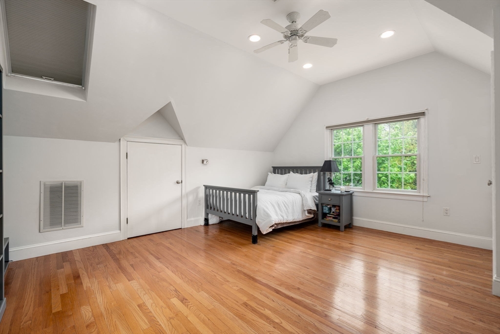 Newton, Massachusetts, 02468, United States, 5 Bedrooms Bedrooms, ,6 BathroomsBathrooms,Residential,For Sale,1805329