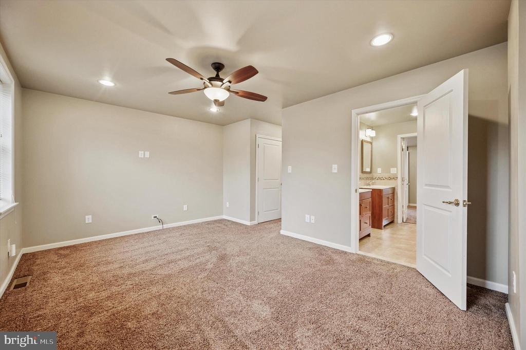 Philadelphia, Pennsylvania, 19125, United States, 4 Bedrooms Bedrooms, ,3 BathroomsBathrooms,Residential,For Sale,1836902
