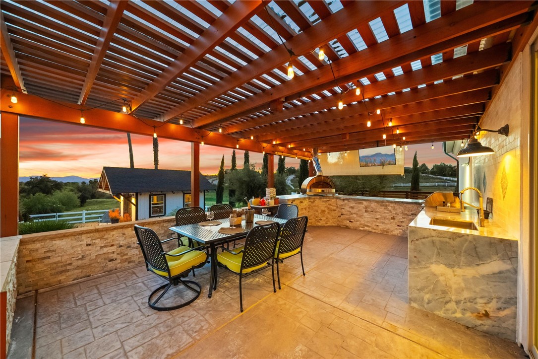 Temecula, California, 92592, United States, 5 Bedrooms Bedrooms, ,4 BathroomsBathrooms,Residential,For Sale,2021827