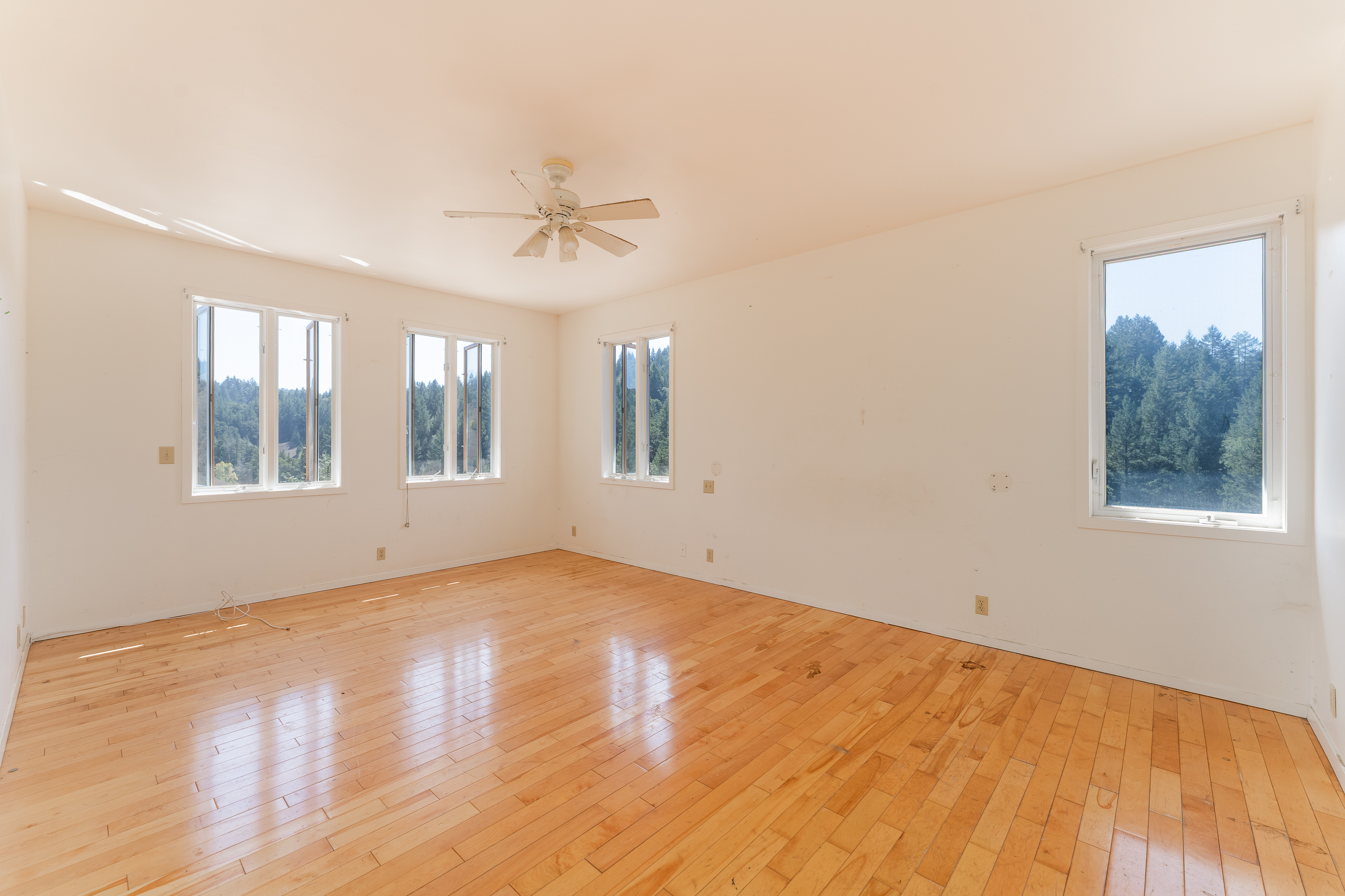 Willits, California, 95490, United States, 2 Bedrooms Bedrooms, ,2 BathroomsBathrooms,Residential,For Sale,1959114