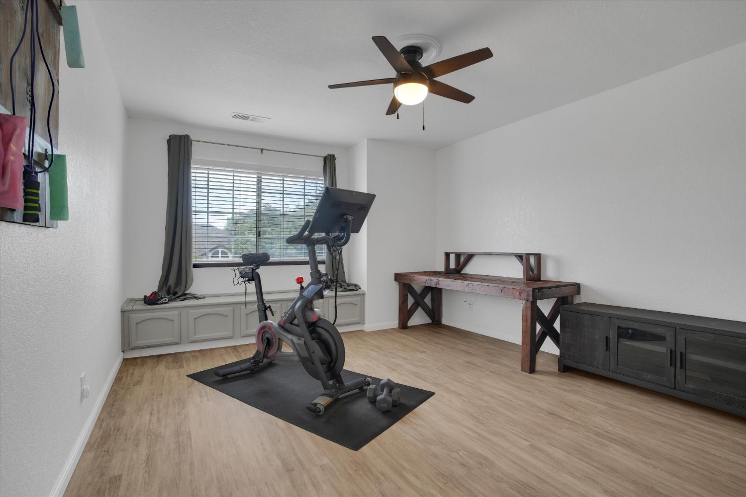 Turlock, California, 95382, United States, 4 Bedrooms Bedrooms, ,3 BathroomsBathrooms,Residential,For Sale,1975222