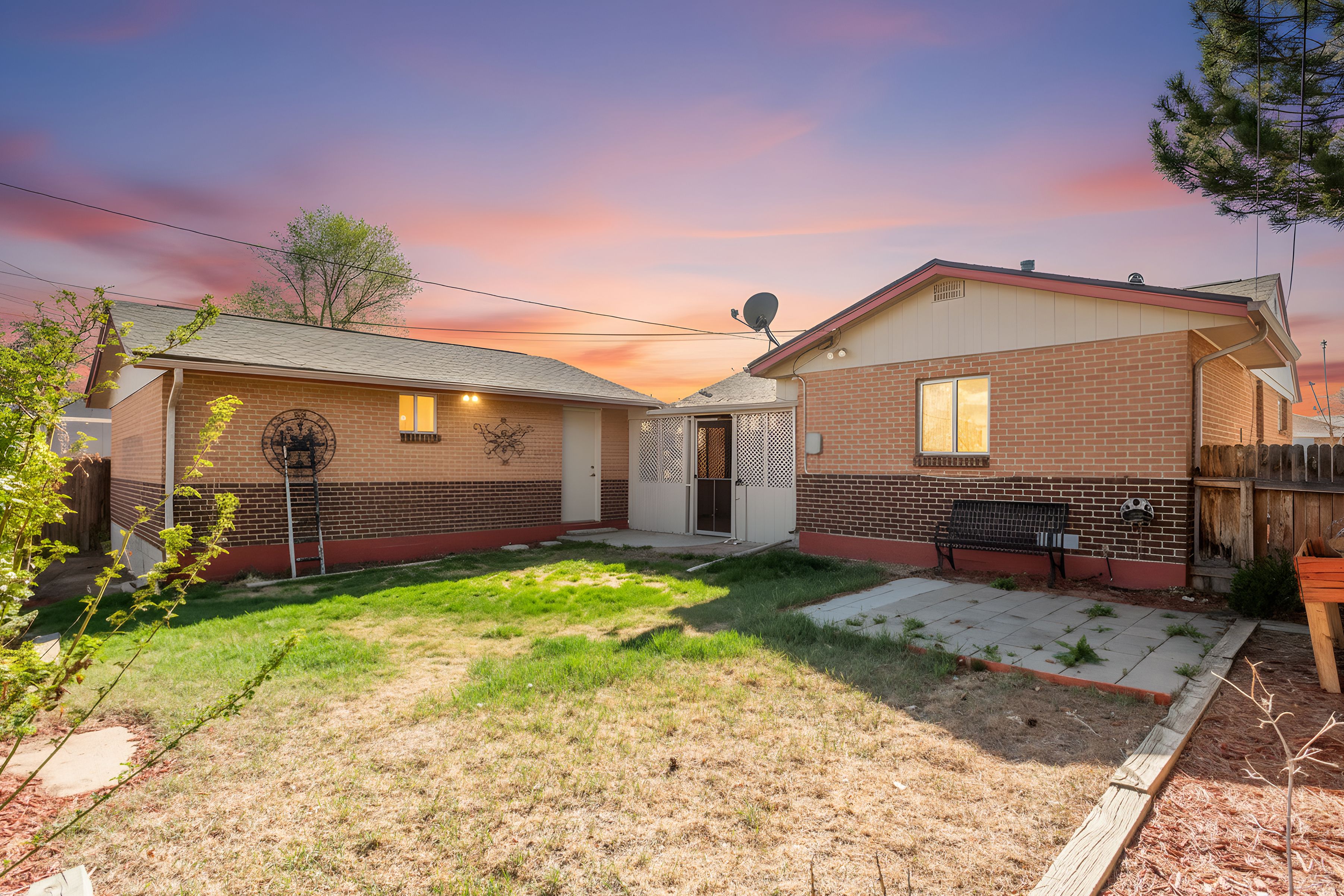  Charming Brick Bungalow - 物件實景
