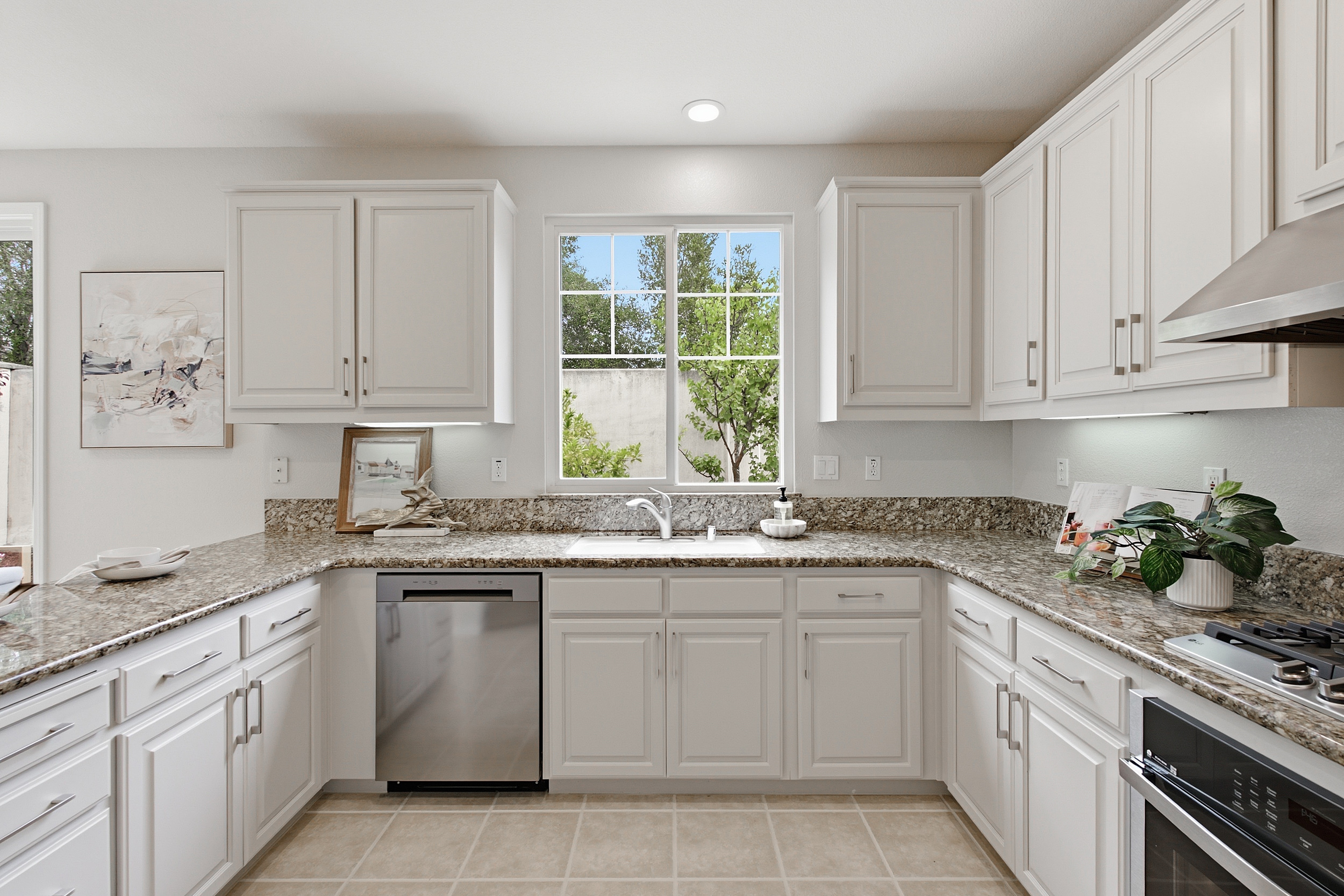  Beautifully Updated Henry Ranch Home with Scenic Views and Modern Comfort - 物件實景