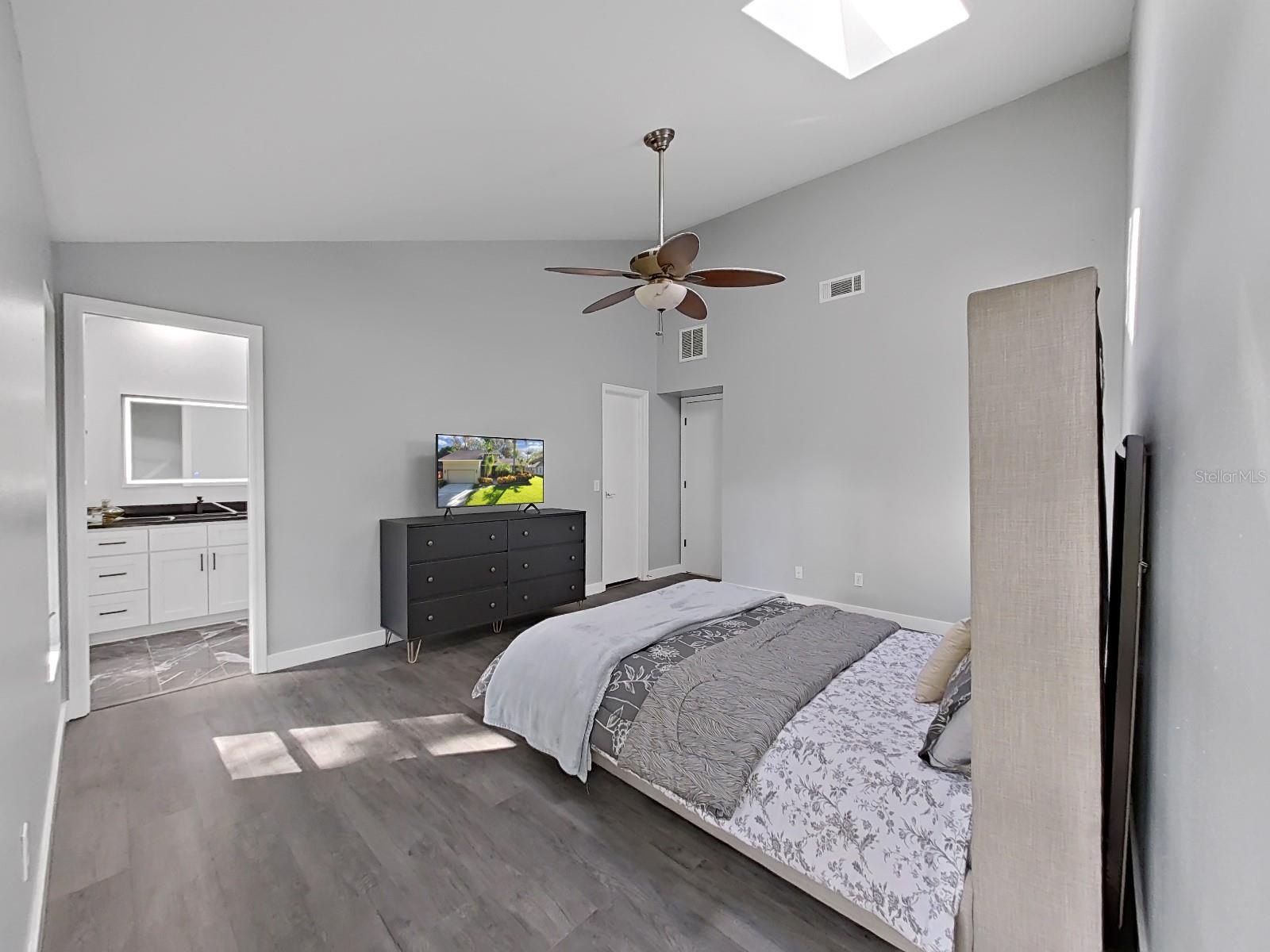 PALM HARBOR, Florida, 34683, United States, 5 Bedrooms Bedrooms, ,2 BathroomsBathrooms,Residential,For Sale,1982999