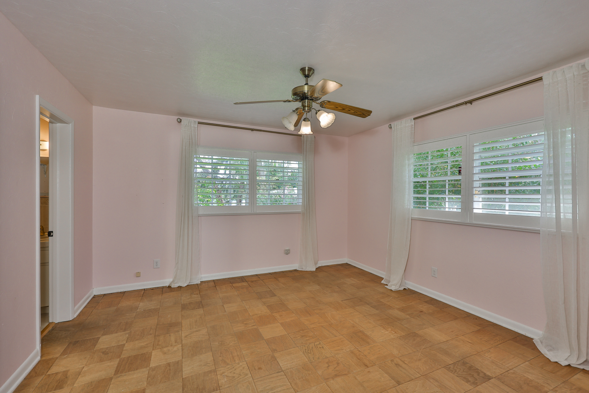 Dover, Florida, 33527, United States, 3 Bedrooms Bedrooms, ,2 BathroomsBathrooms,Residential,For Sale,1983531