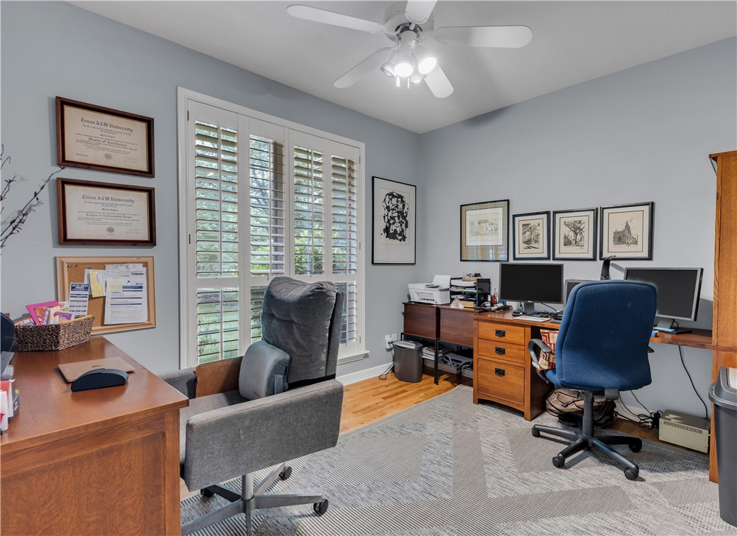 College Station, Texas, 77845, United States, 4 Bedrooms Bedrooms, ,4 BathroomsBathrooms,Residential,For Sale,1935327