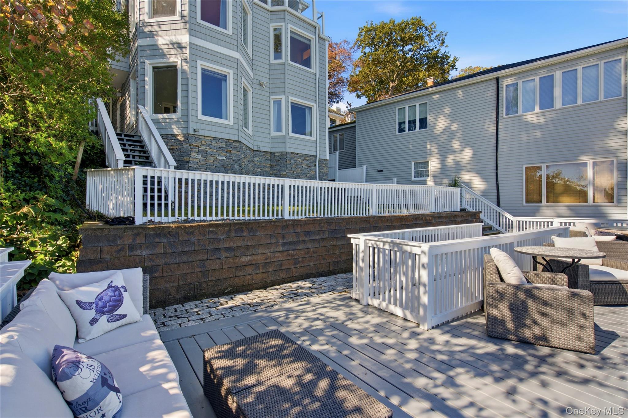  565 Mckinley Terrace, Centerport, NY, 11721 - 物件實景