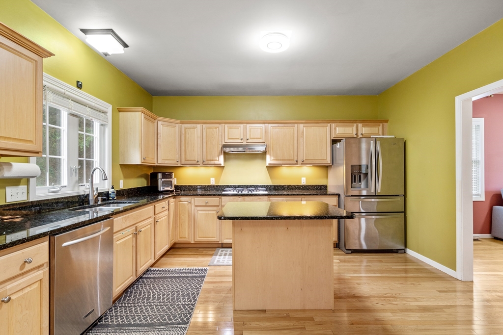 Chelmsford, Massachusetts, 01824, United States, 4 Bedrooms Bedrooms, ,3 BathroomsBathrooms,Residential,For Sale,1939312