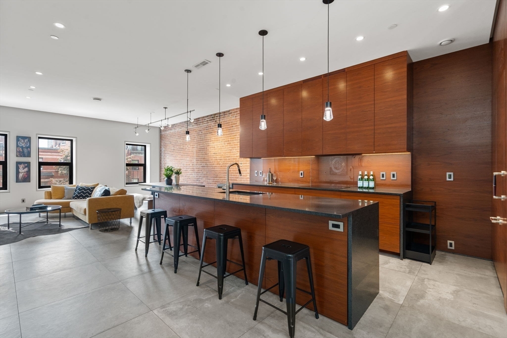 Boston, Massachusetts, 02115, United States, 2 Bedrooms Bedrooms, ,3 BathroomsBathrooms,Residential,For Sale,1818698