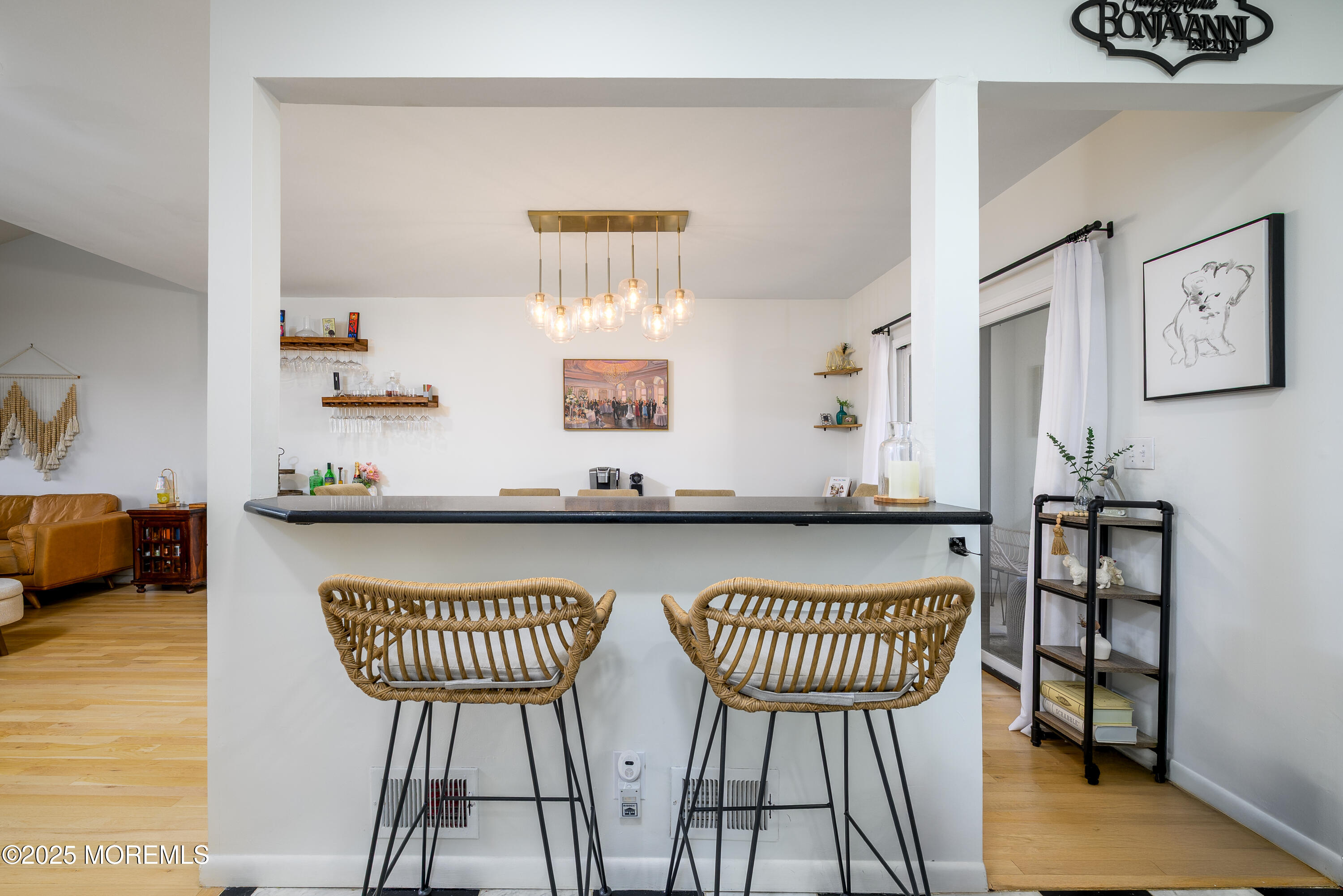 Red Bank, New Jersey, 07701, United States, 2 Bedrooms Bedrooms, ,3 BathroomsBathrooms,Residential,For Sale,1970602