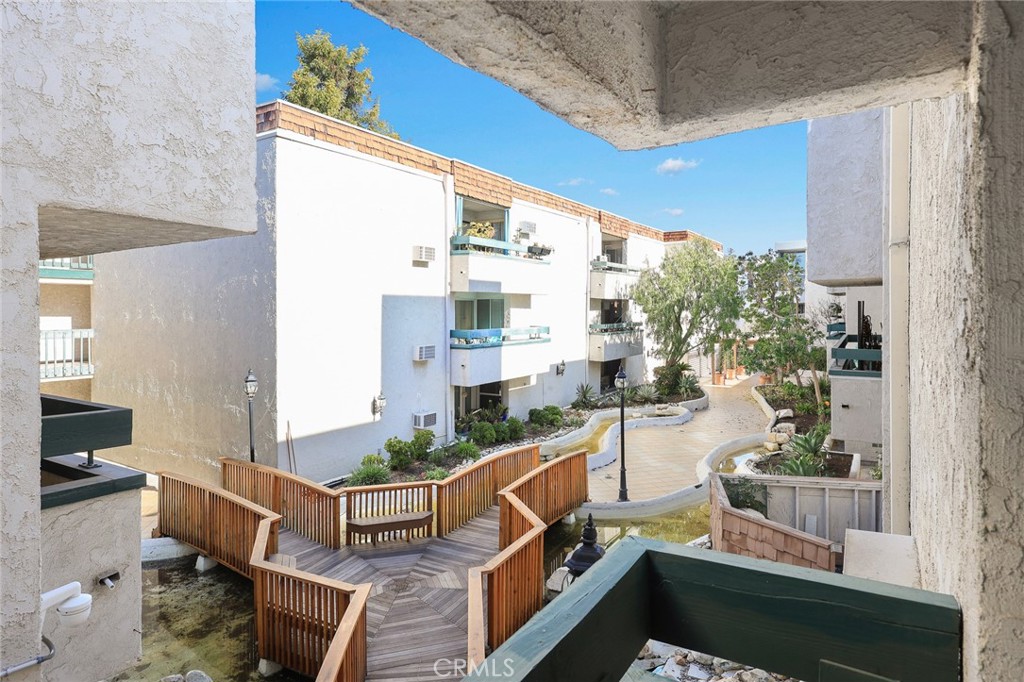 Pasadena, California, 91101, United States, 2 Bedrooms Bedrooms, ,1 BathroomBathrooms,Residential,For Sale,2002263